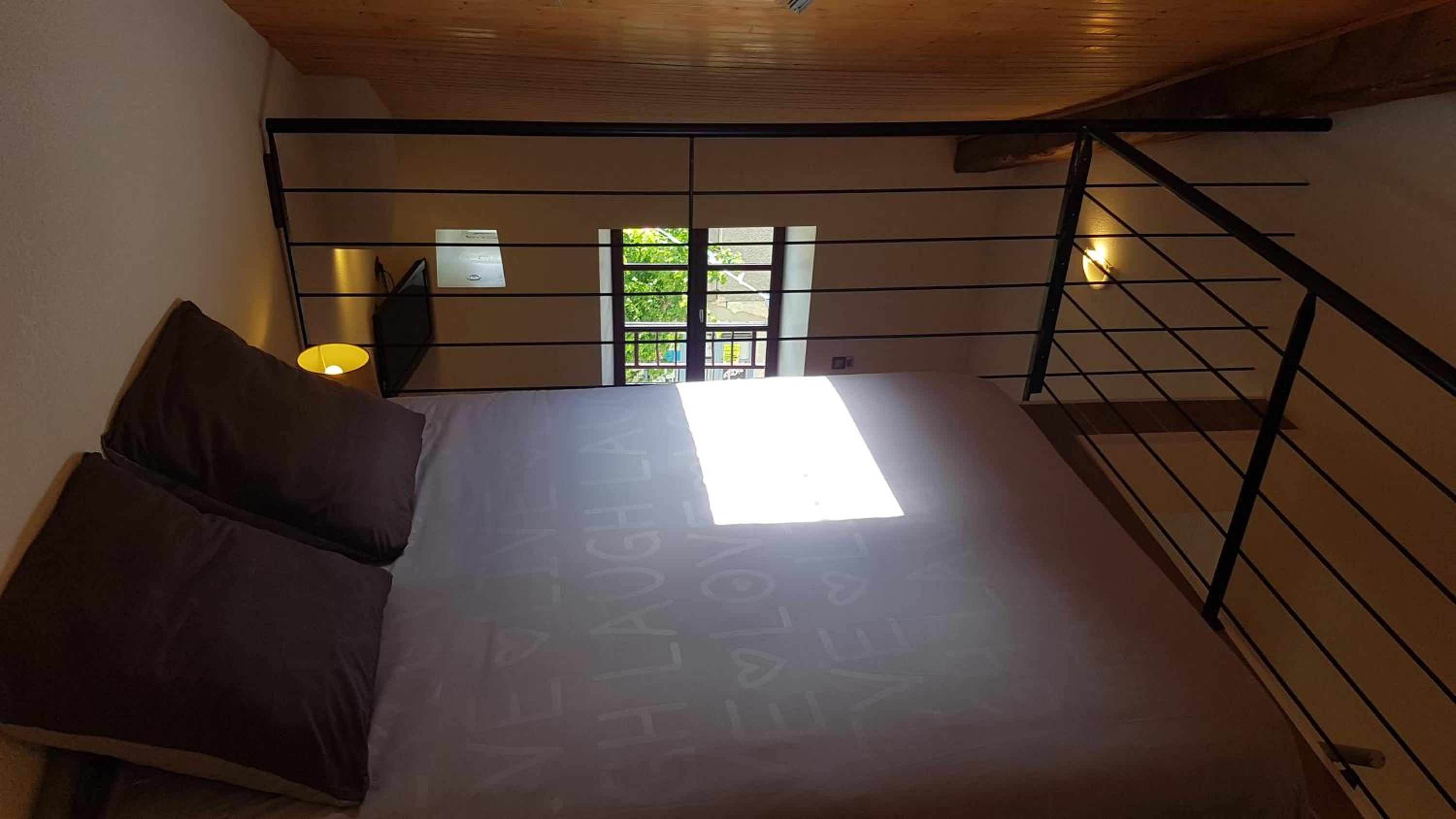 Apartment - Split Level - Photo 15