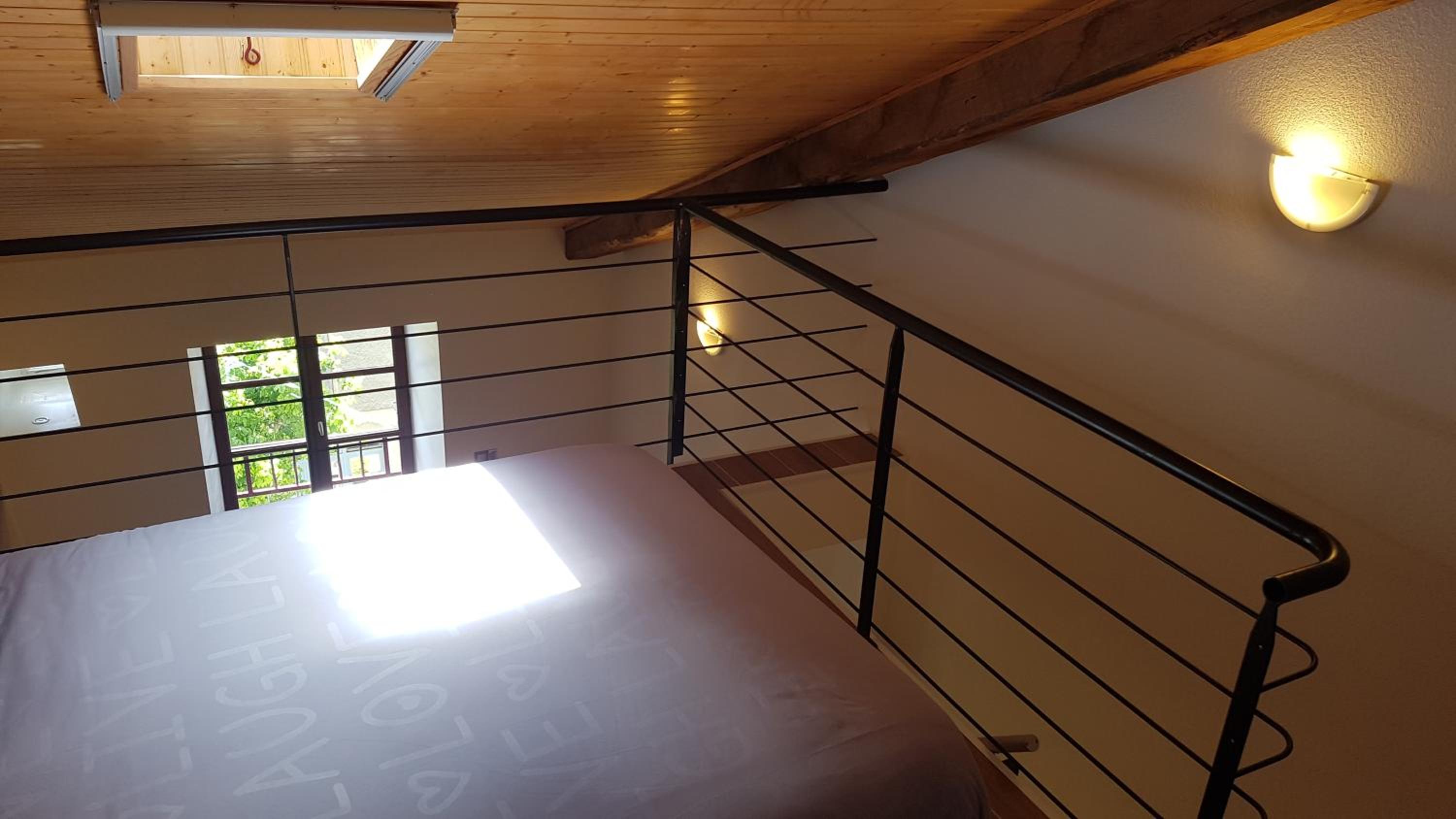 Apartment - Split Level - Photo 16