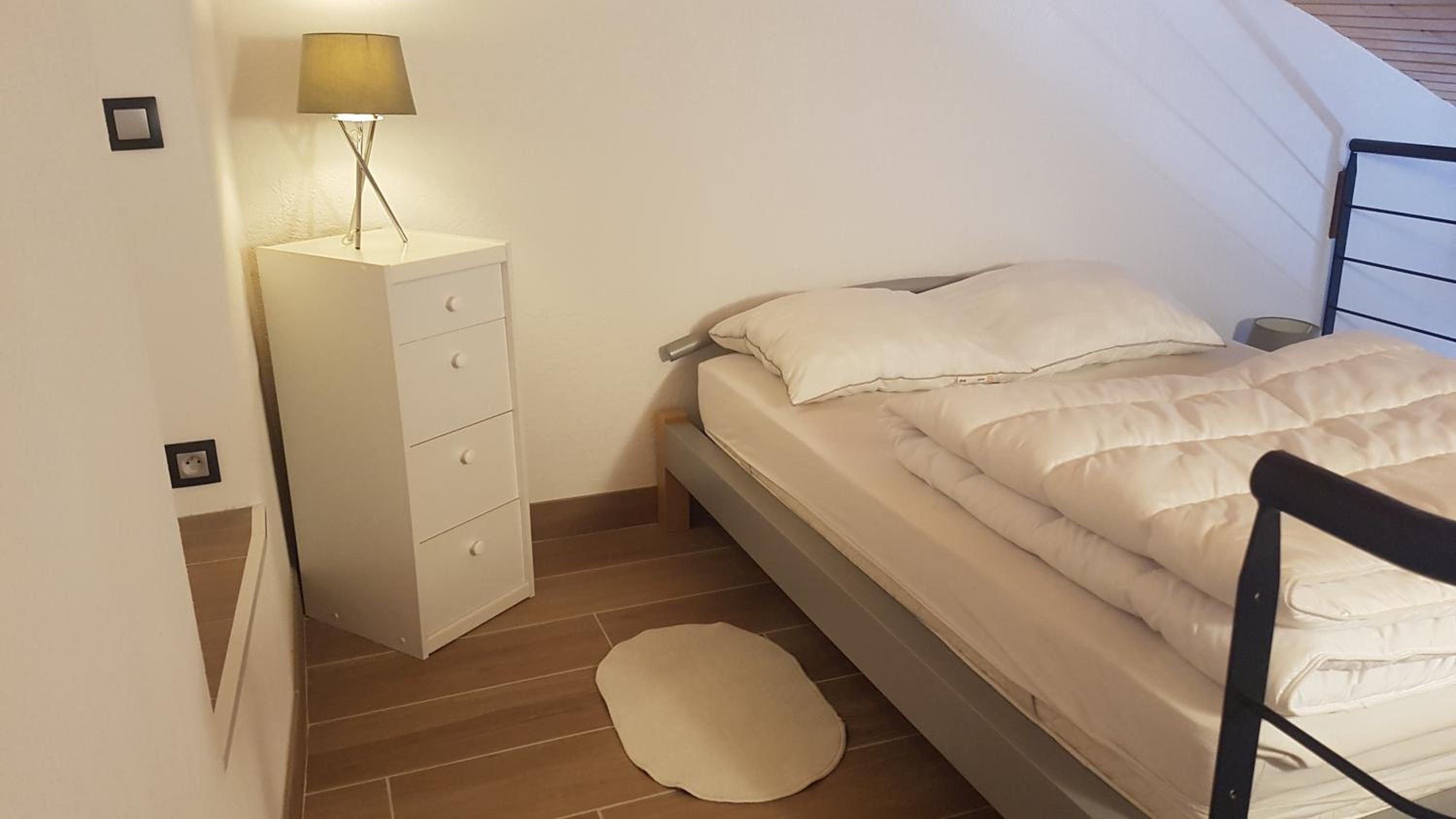 Apartment - Split Level - Photo 18