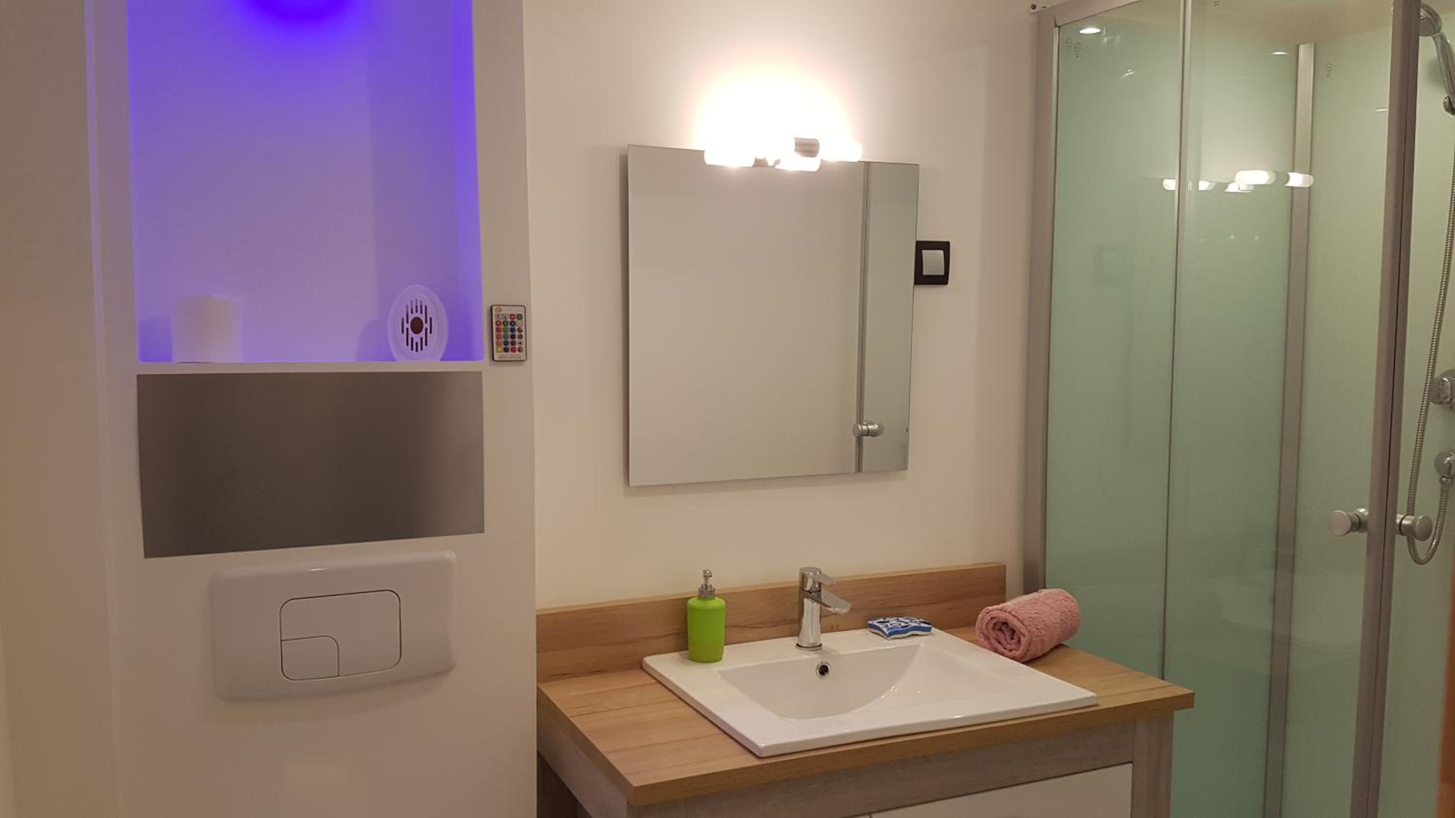Apartment - Split Level - Photo 20