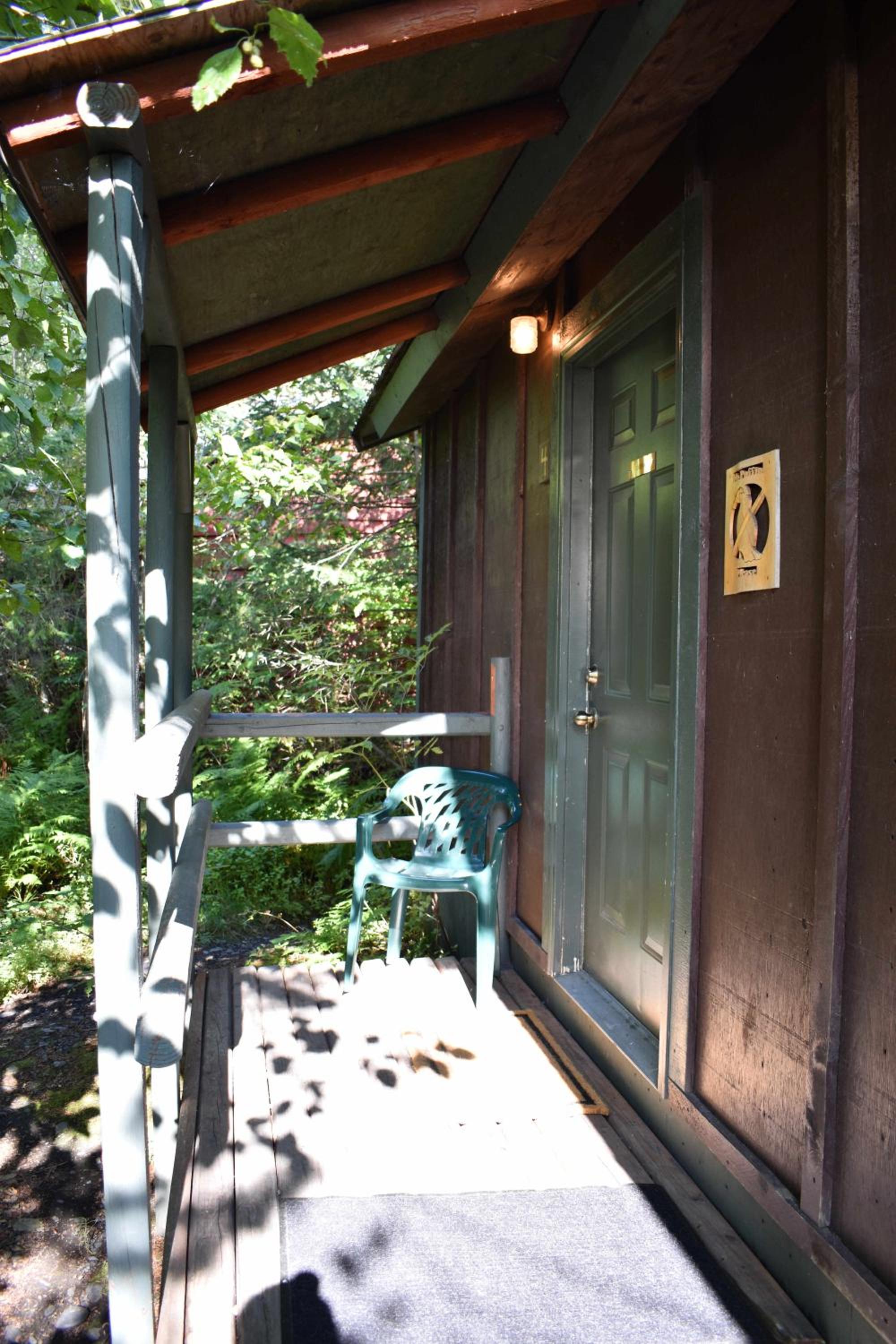 One-Bedroom Cabin photo 2