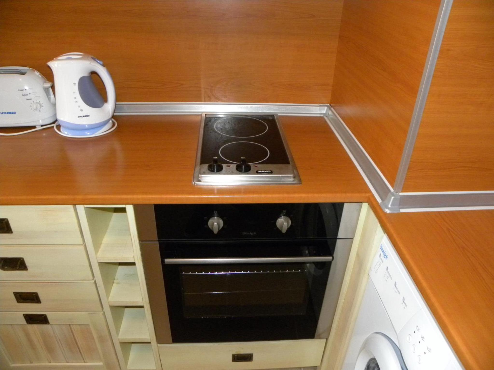 One-Bedroom Apartment with Balcony - Photo 7