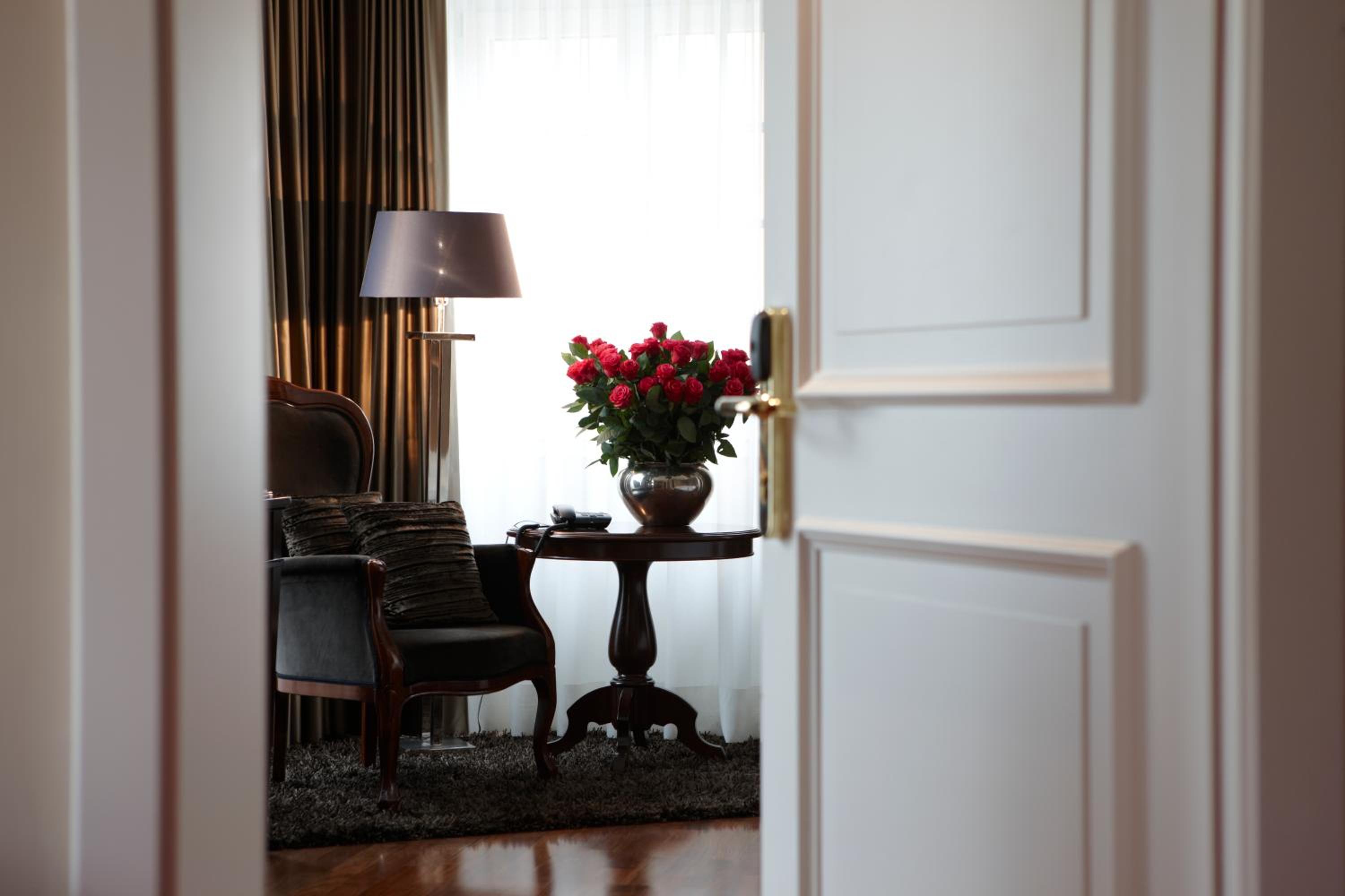 Double Room - Photo 7