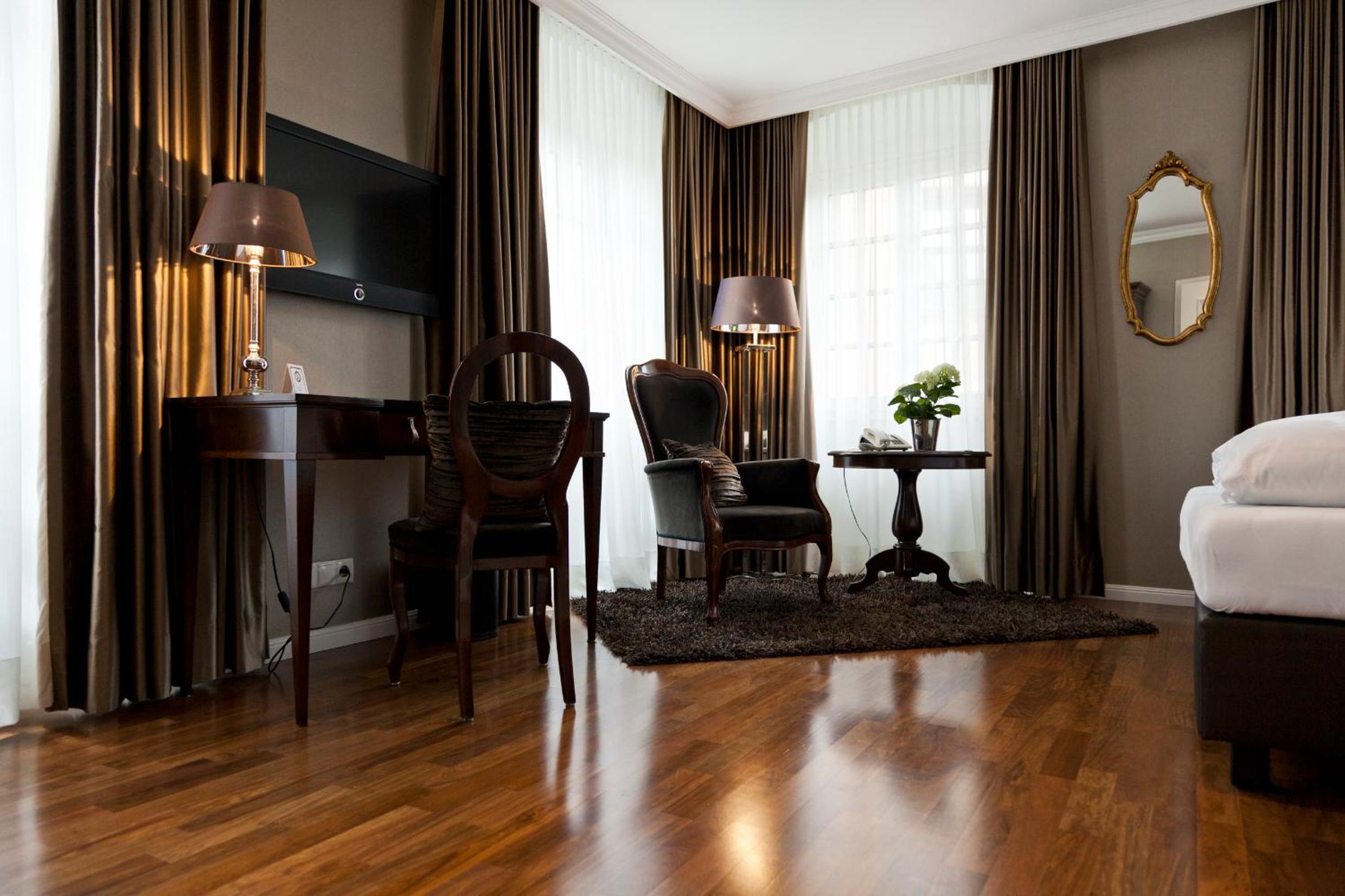 Double Room - Photo 3