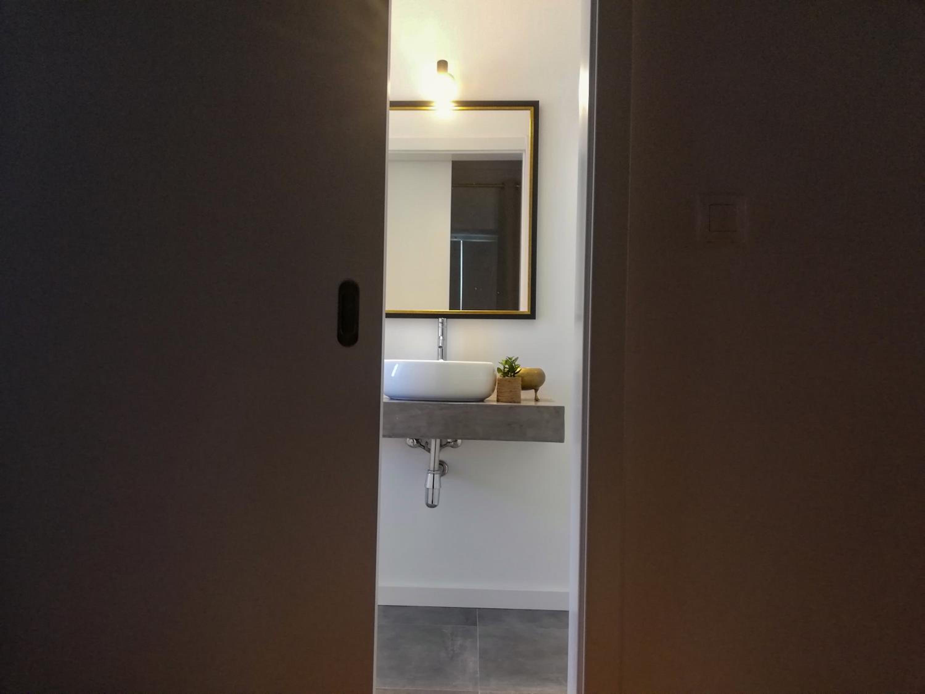 Deluxe Room - Photo 5