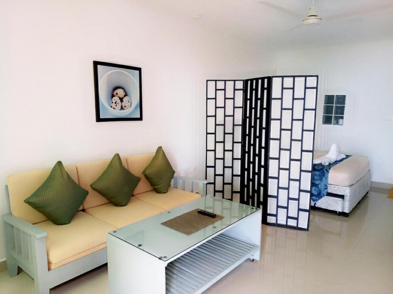 Deluxe Double Room (2 Adults + 1 Child) - Photo 6