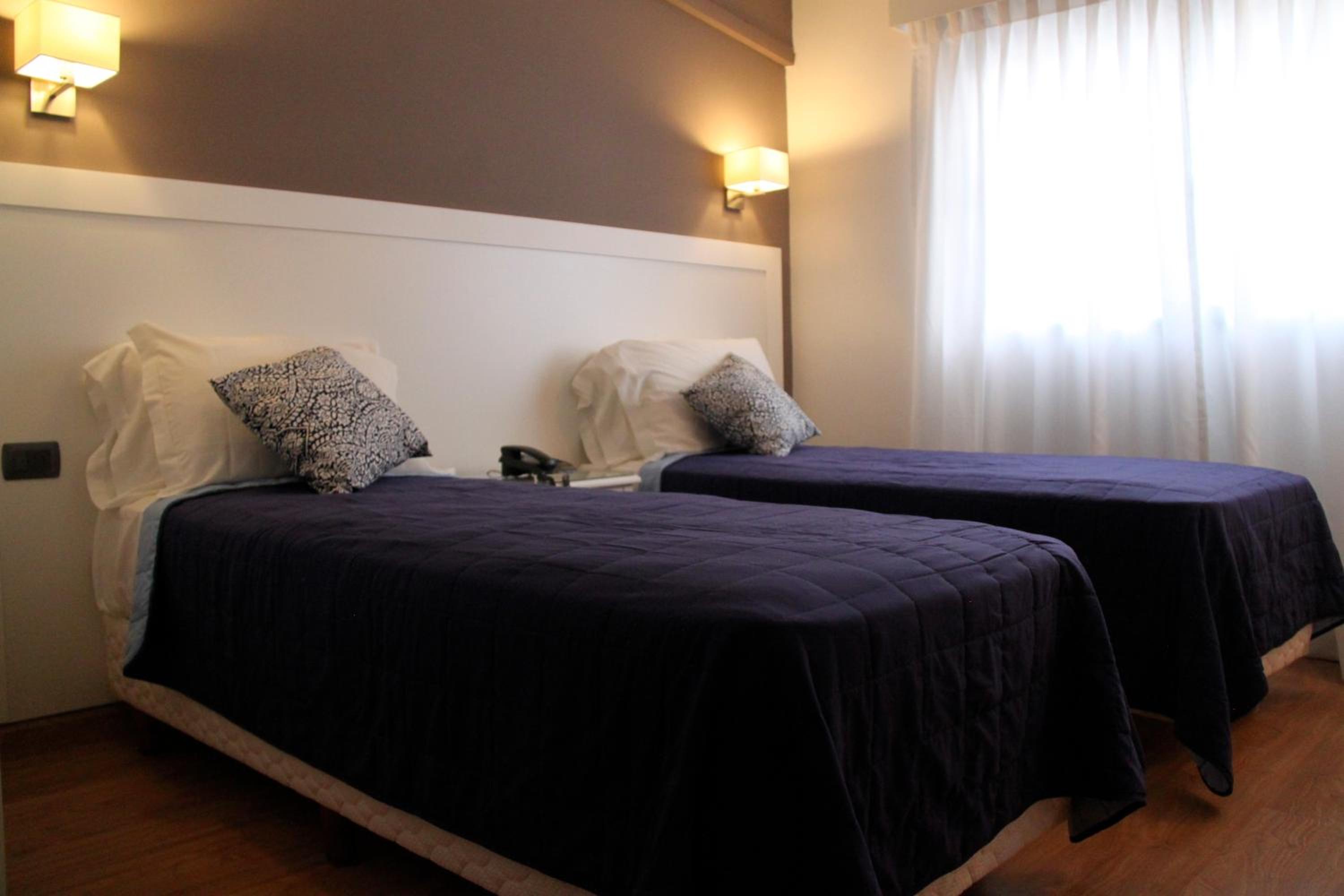 Standard Twin Room photo 1