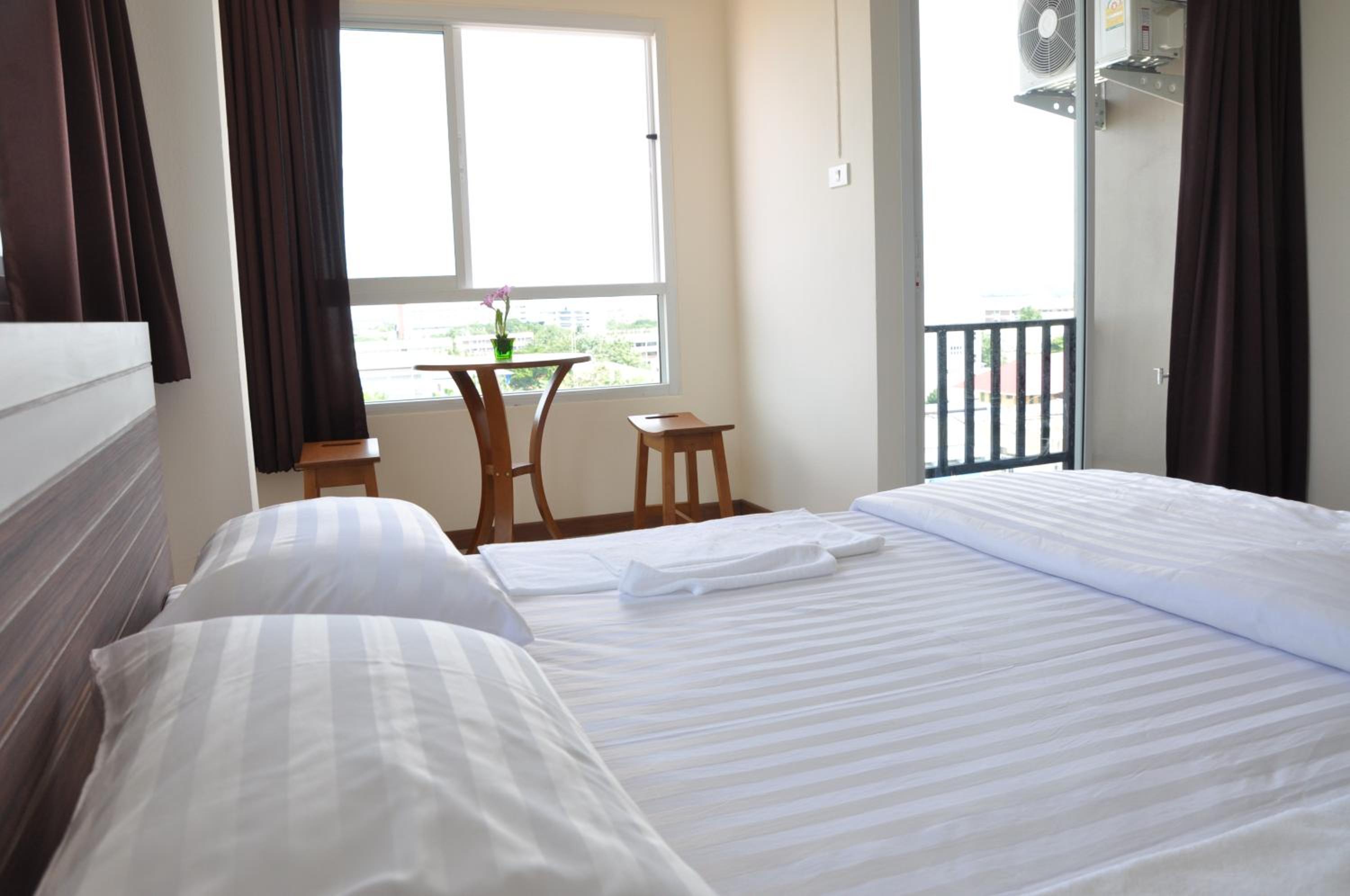 Deluxe Room - Photo 10