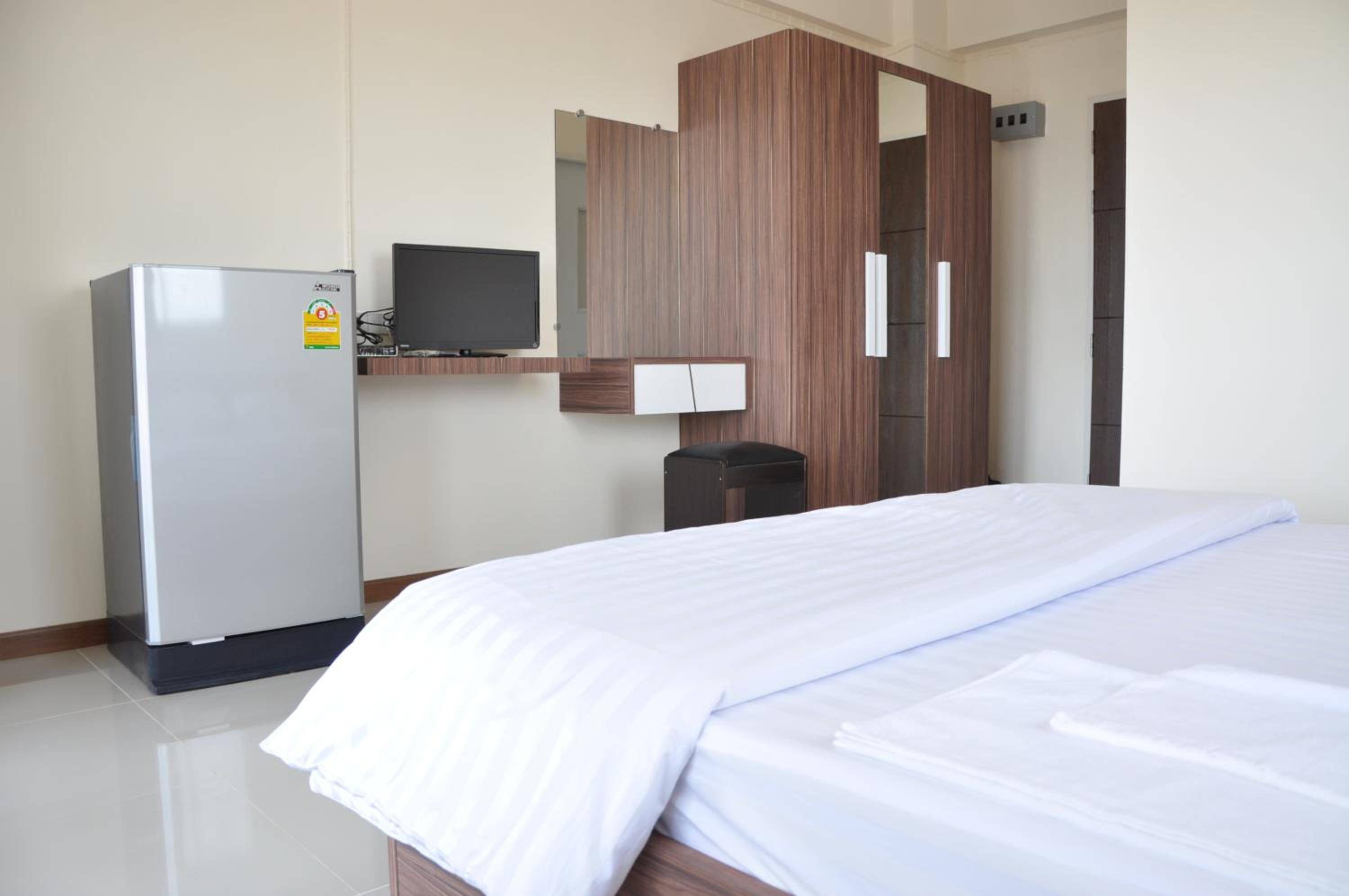 Deluxe Room - Photo 16