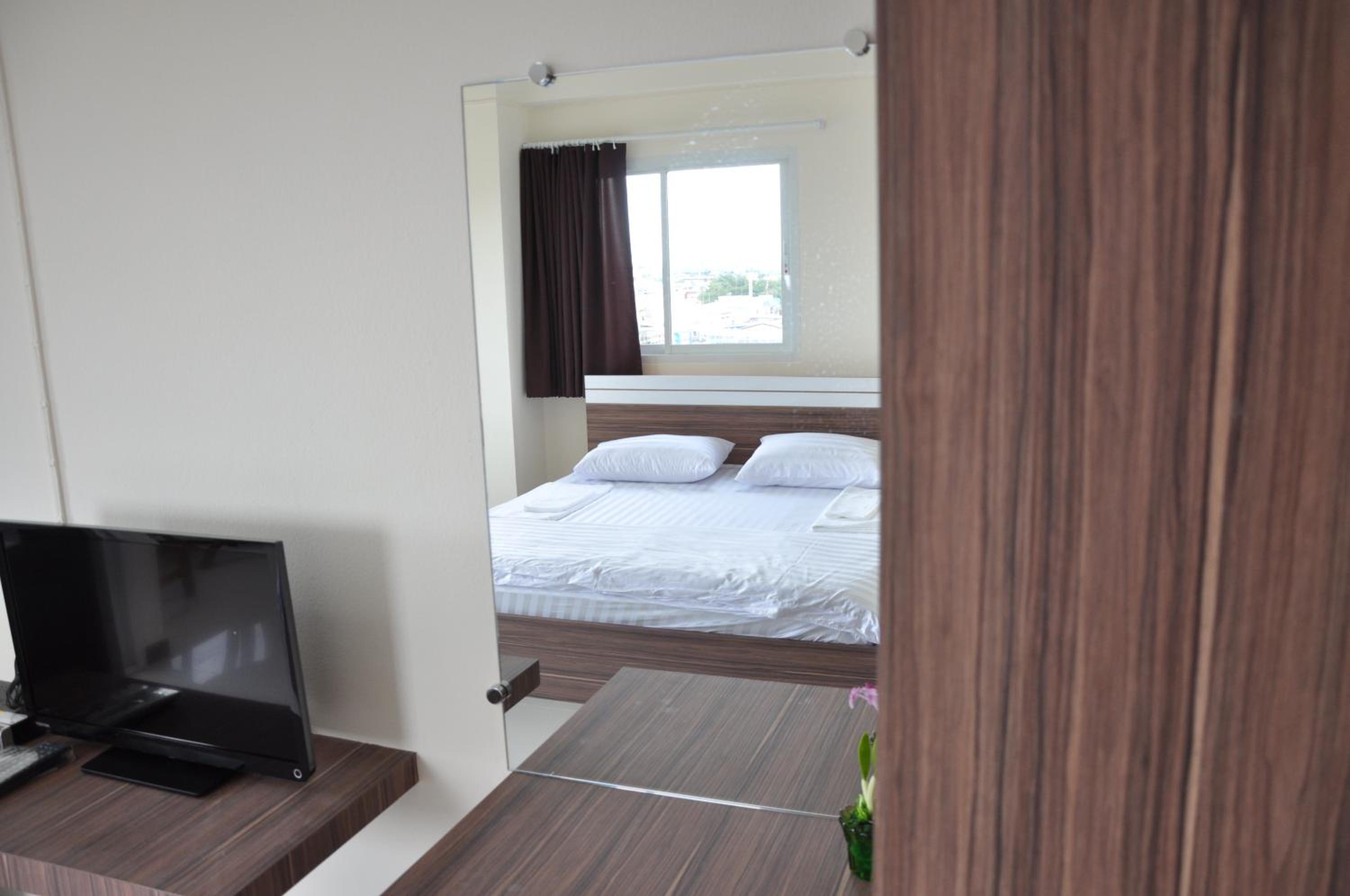 Deluxe Room - Photo 6