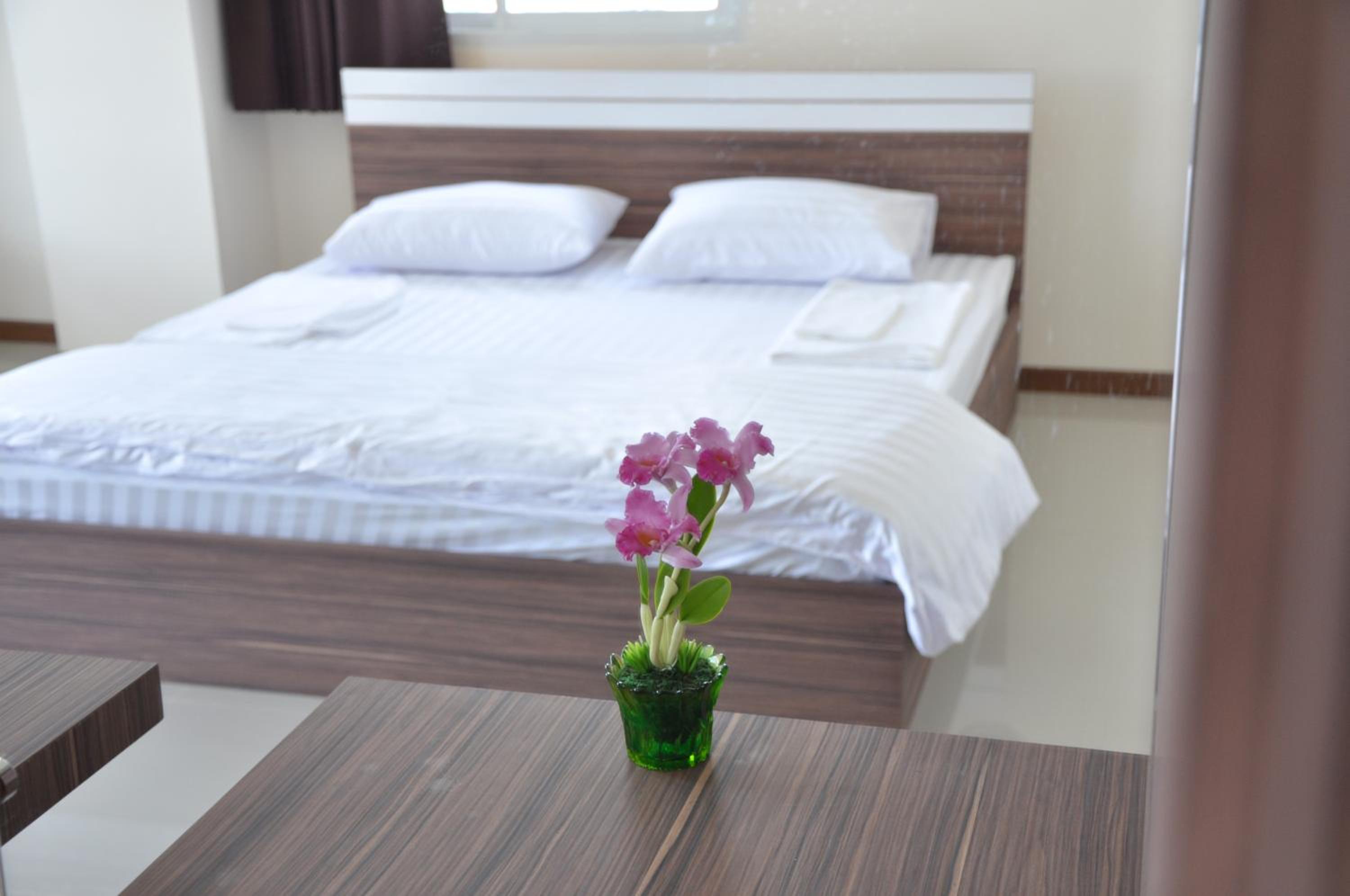 Deluxe Room - Photo 9