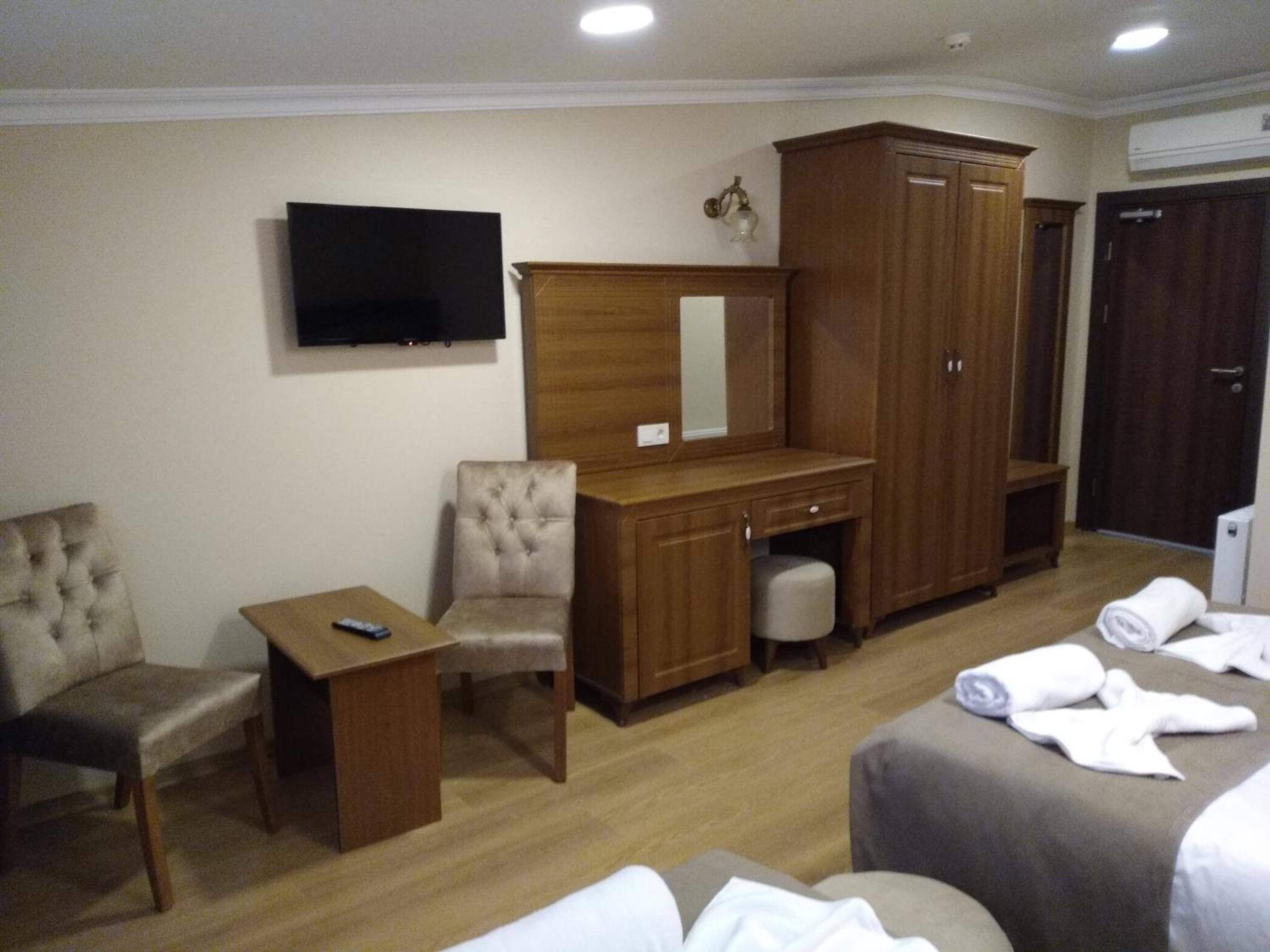 Superior Triple Room photo 3