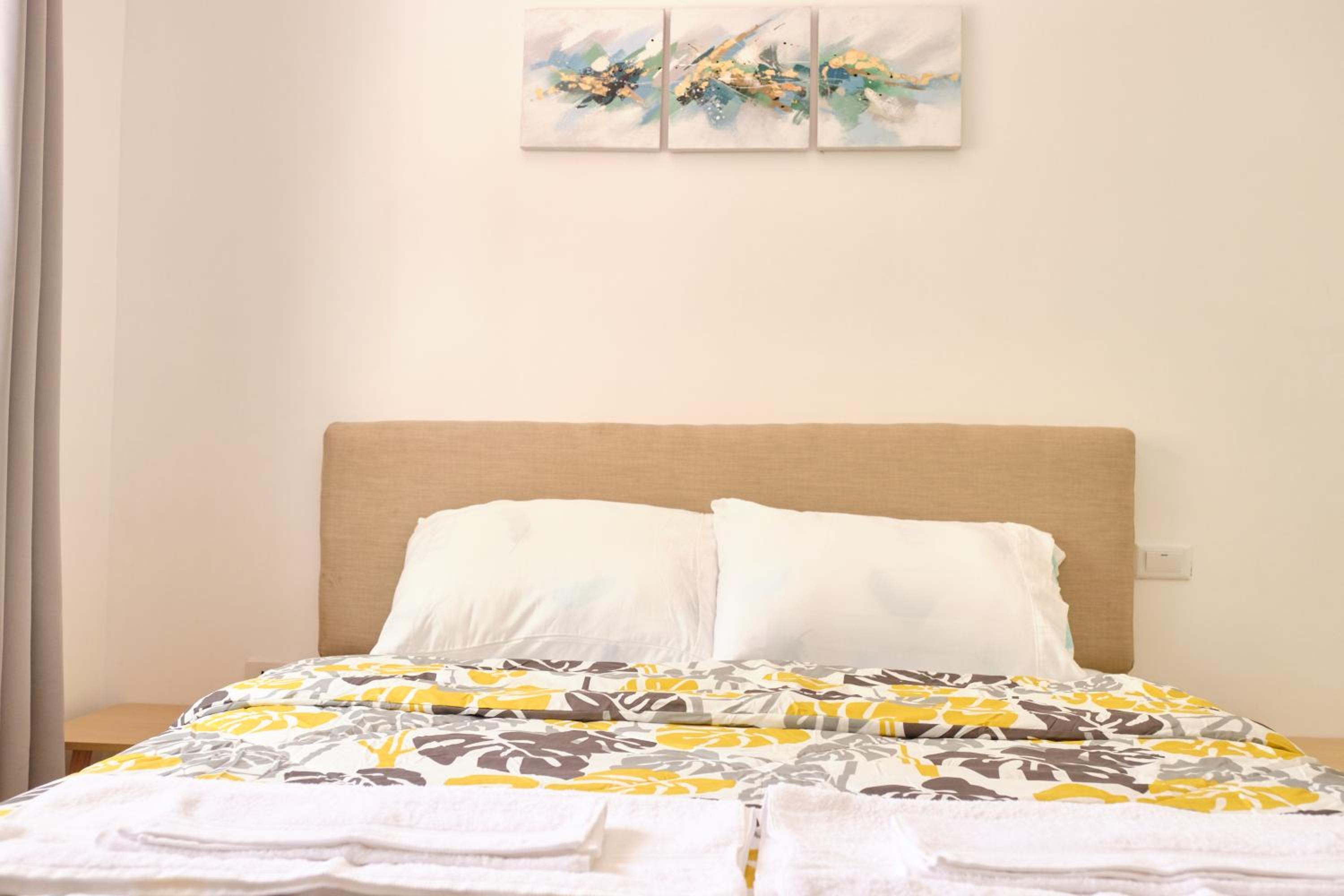 Deluxe Queen Room - Photo 1