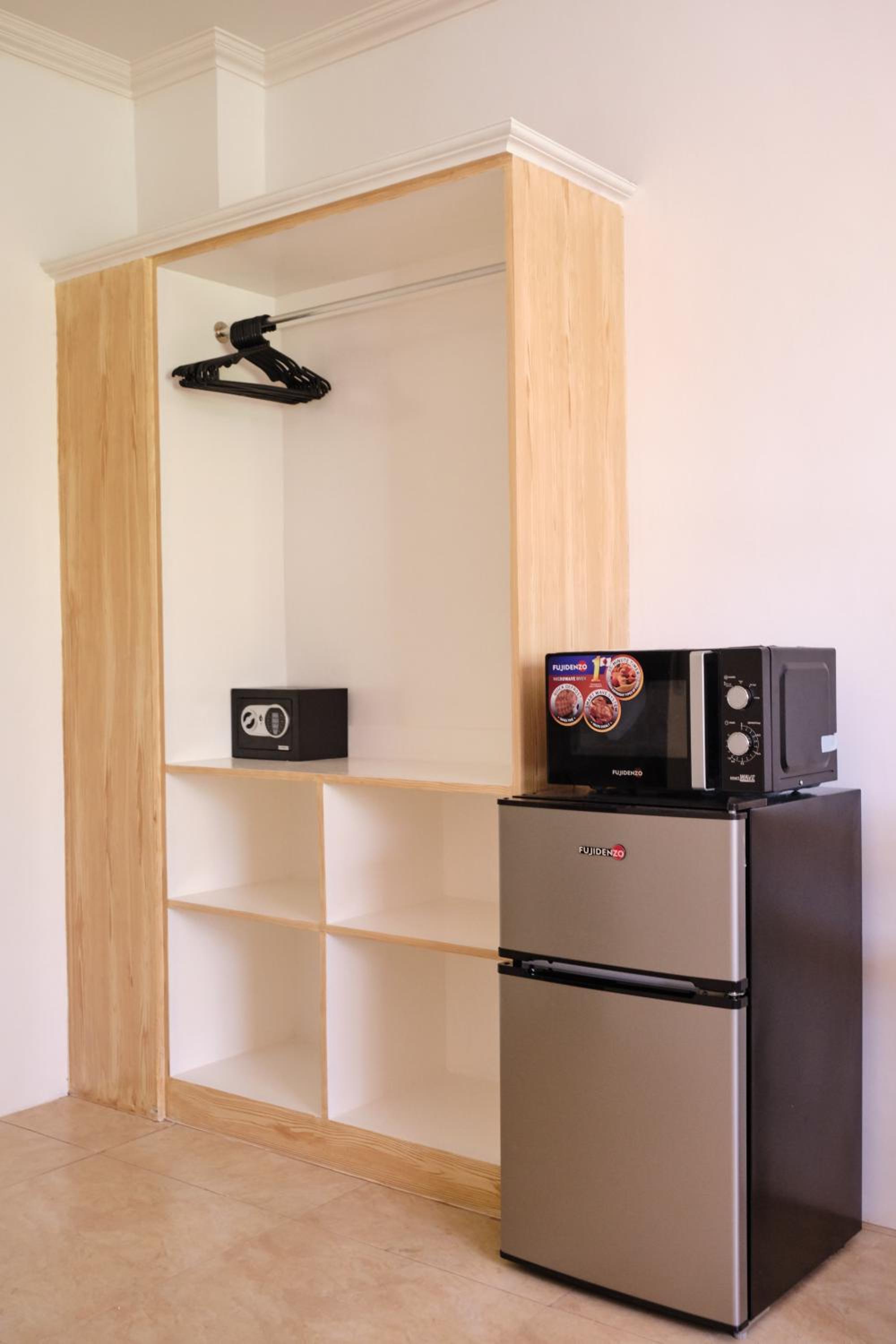Deluxe Queen Room - Photo 3