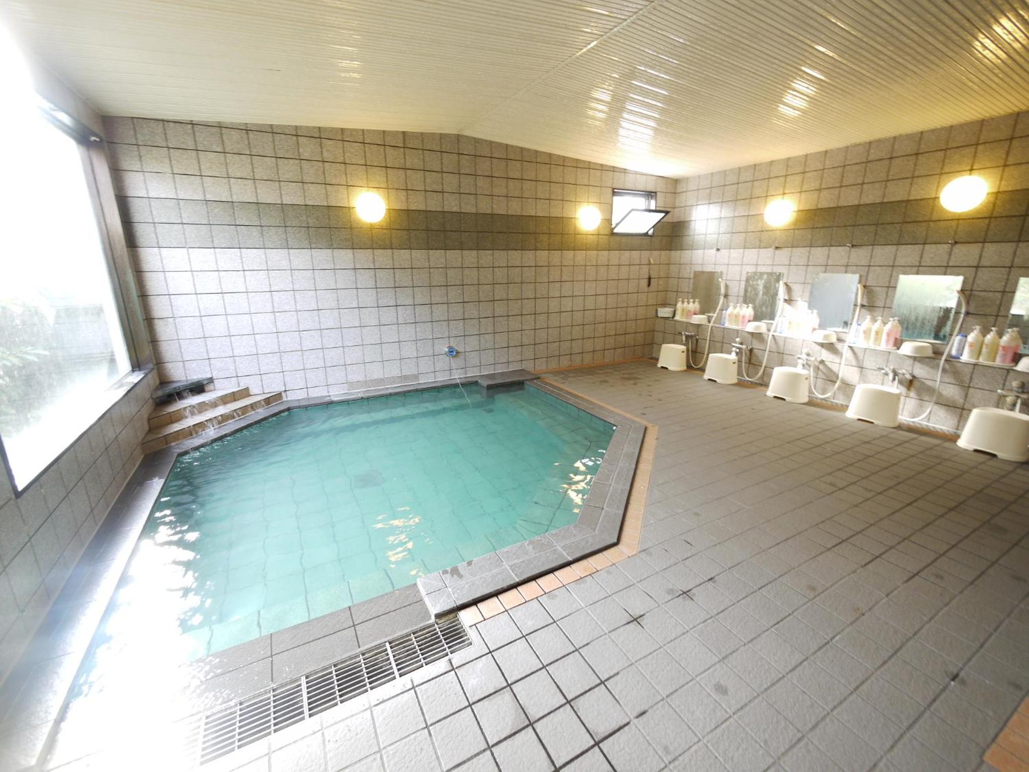 Single Room with Shared Bathroom - Smoking