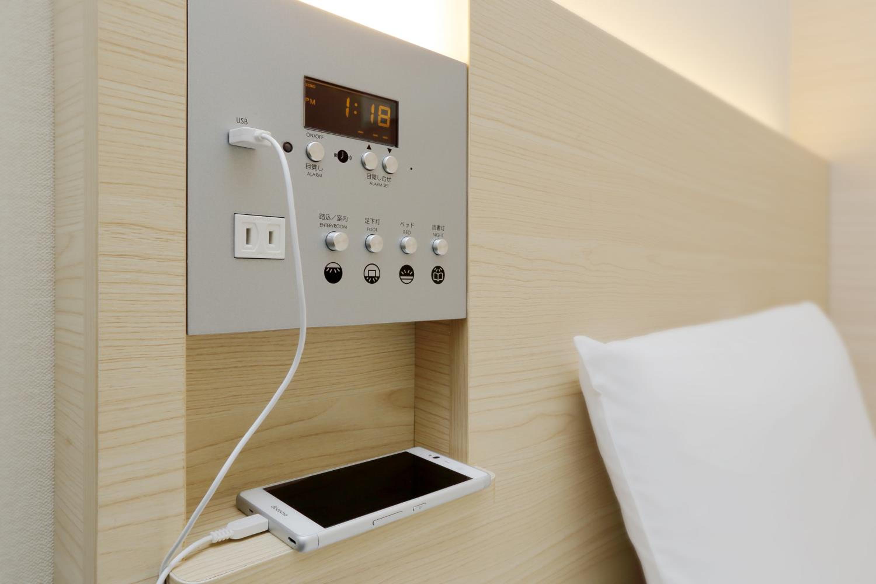 Single Room - Non-Smoking photo 3