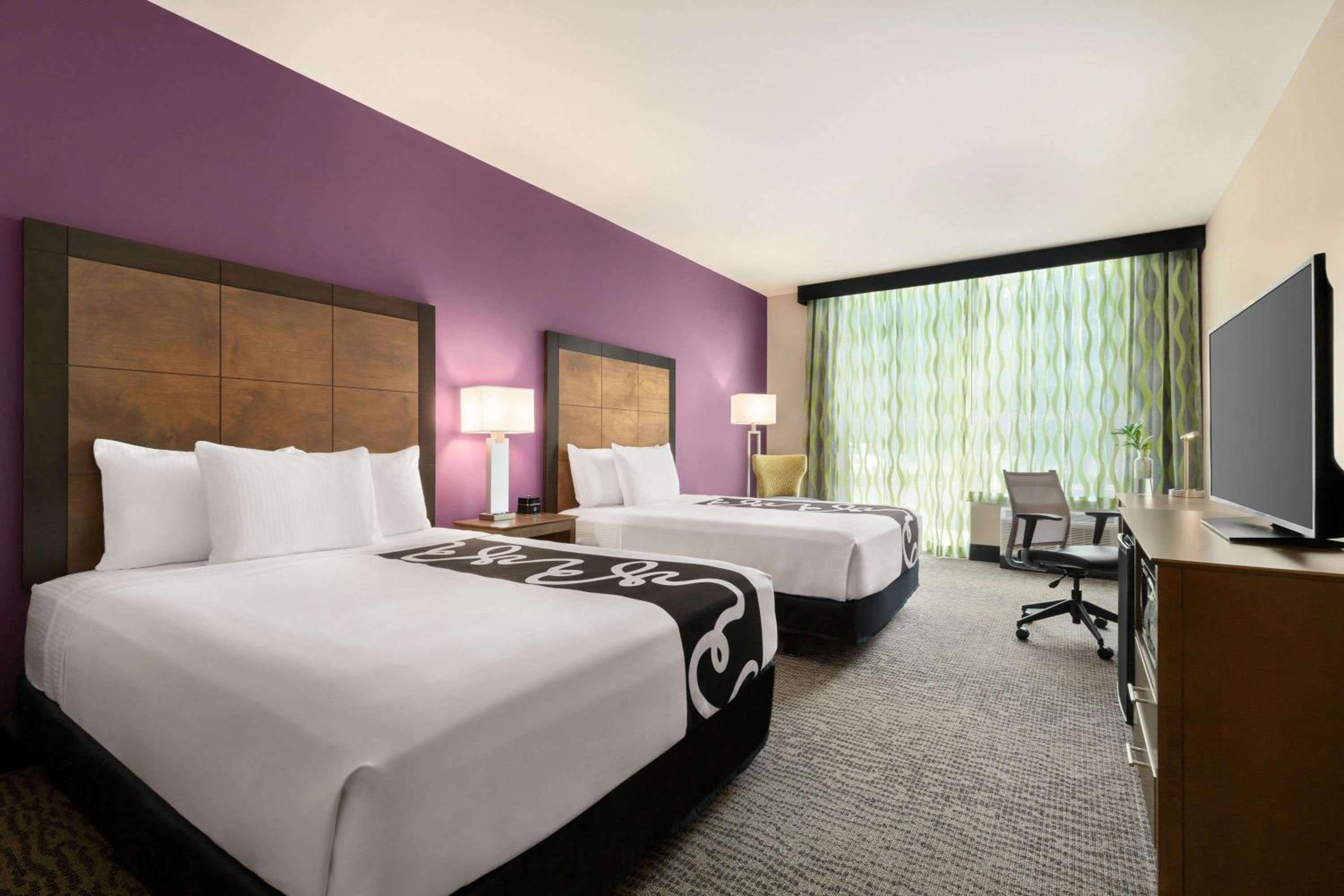 Queen Room with Two Queen Beds - Hearing Impaired Access/Non-Smoking - Photo 1