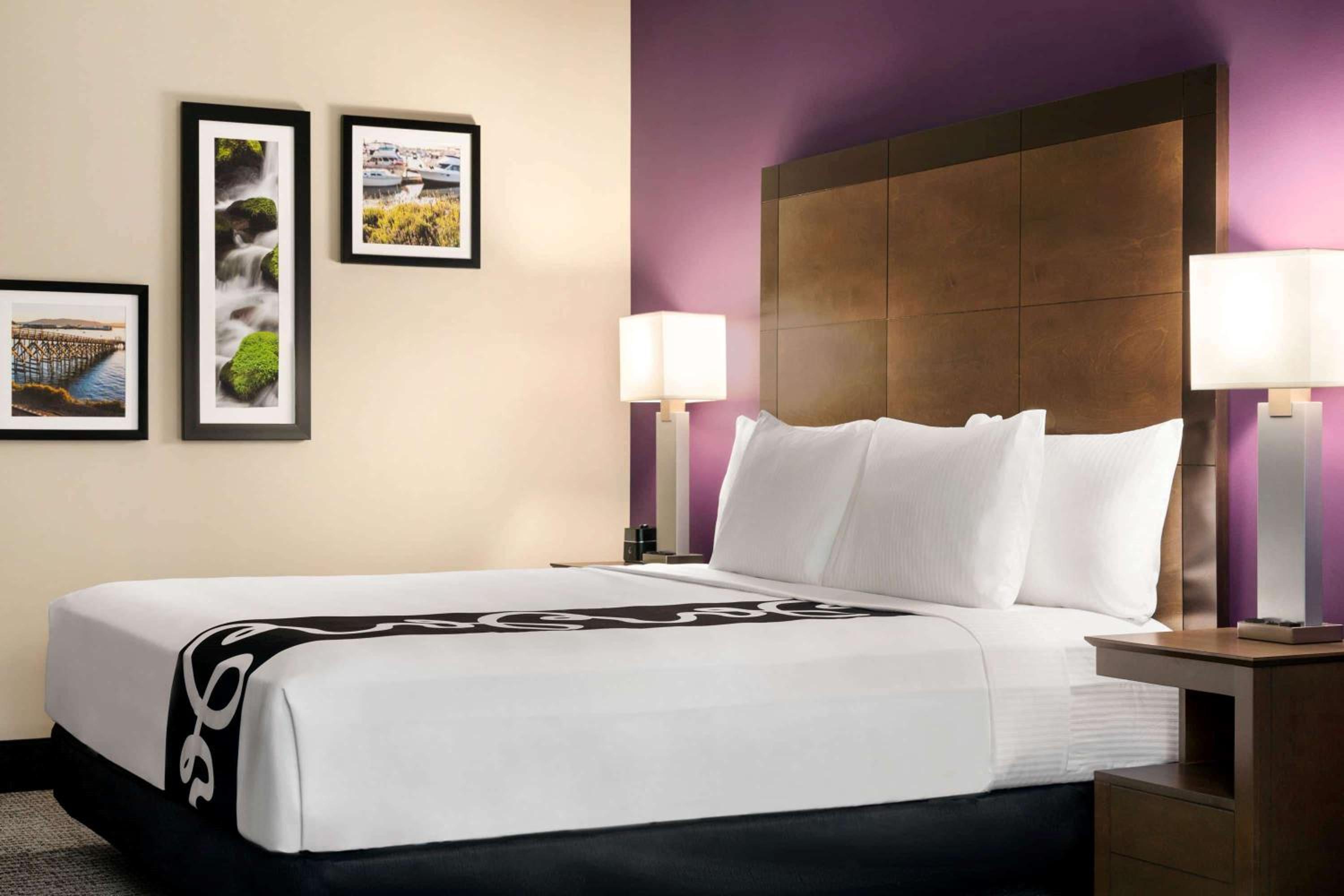 King Room with Mobility/Hearing Impaired Access - Non-Smoking