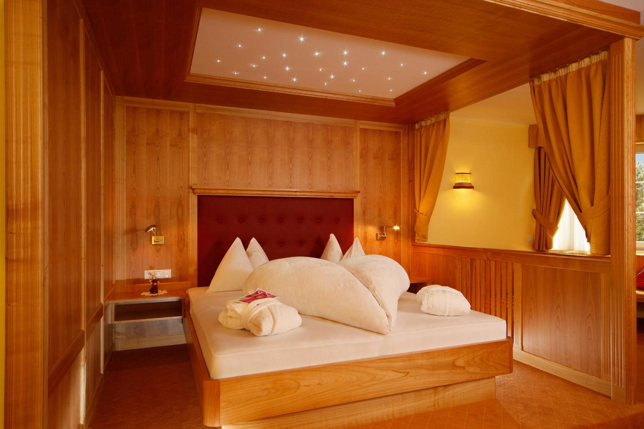 Suite with Mountain View - Photo 3
