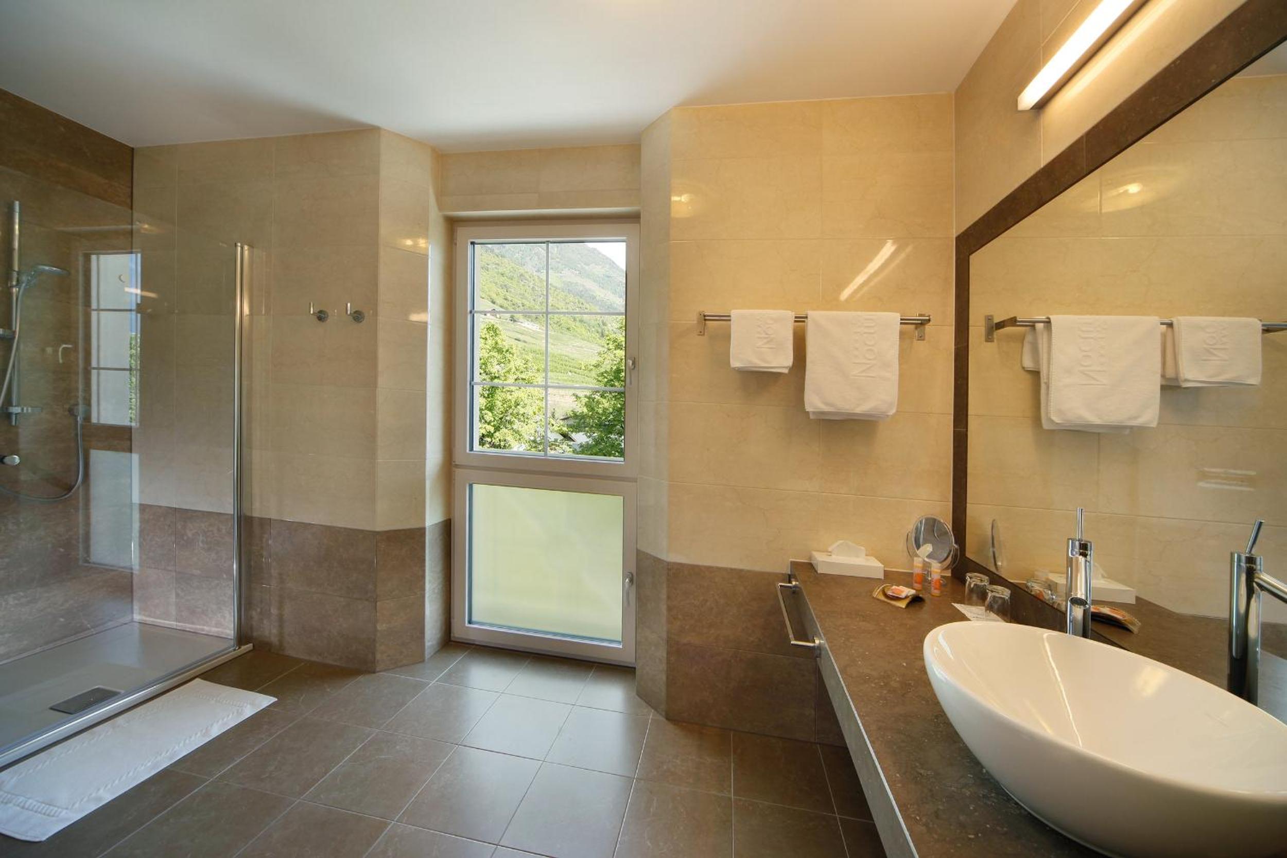 Suite with Mountain View - Photo 6