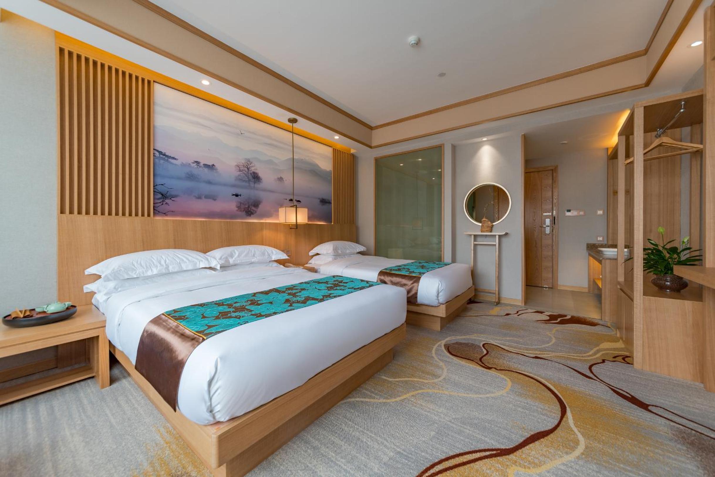 Standard Twin Room with Mountain View photo 1