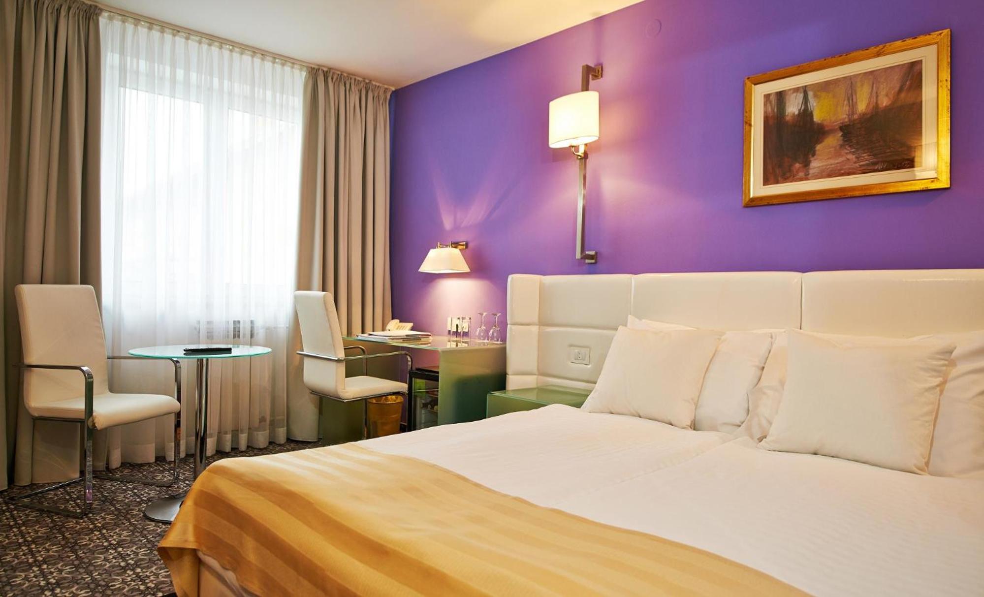 Standard Double or Twin Room - Photo 4