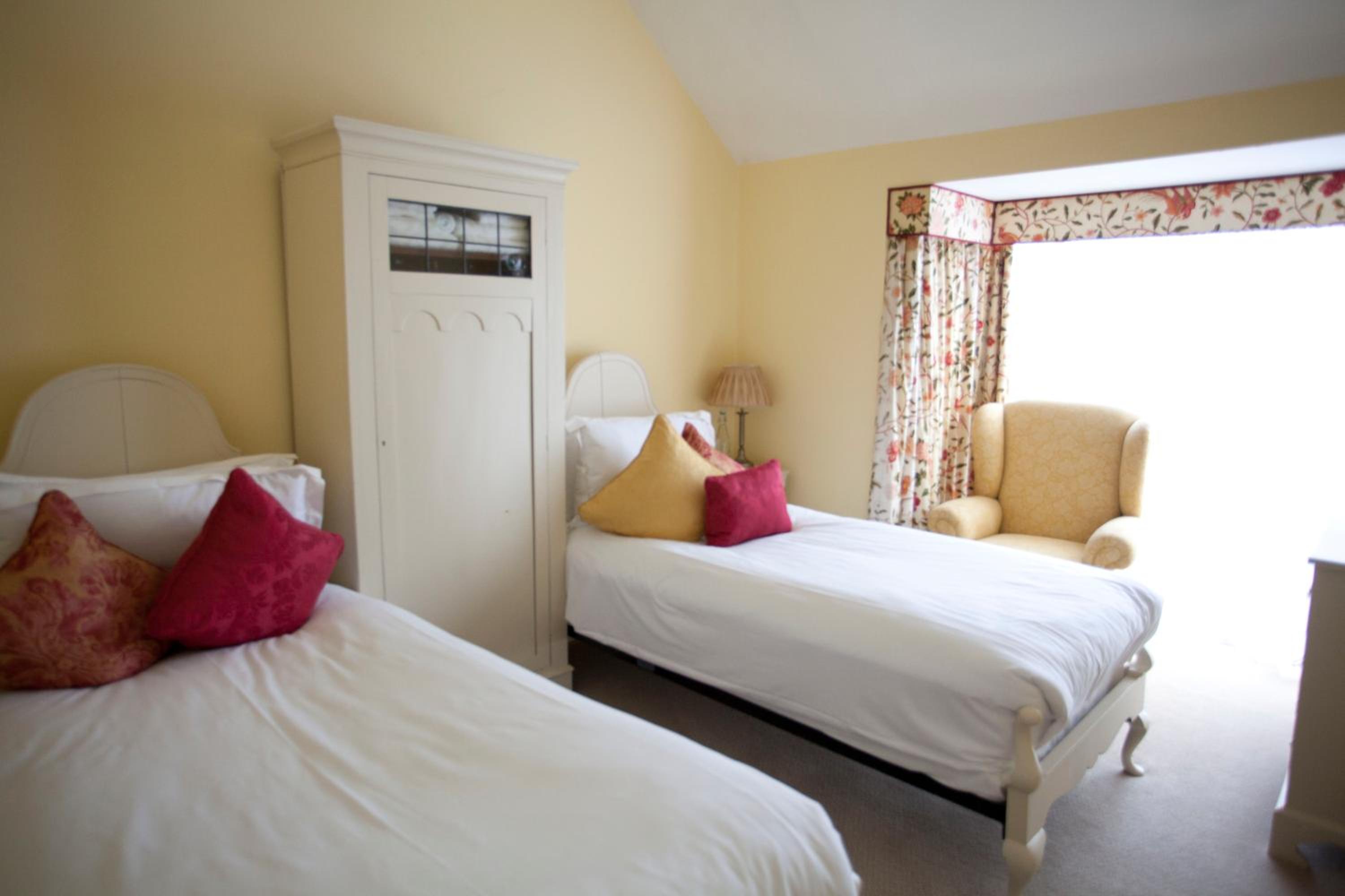 Twin Room - Photo 6