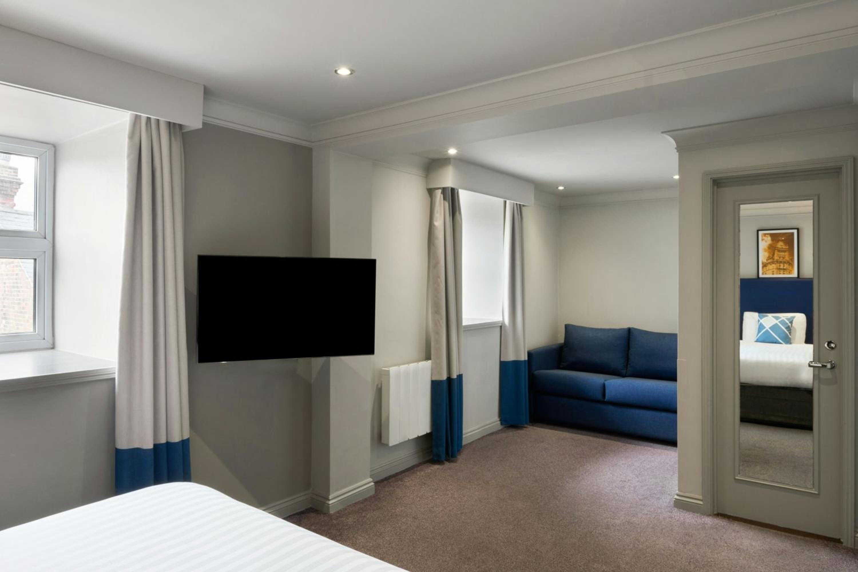Large King Room with Sofa Bed