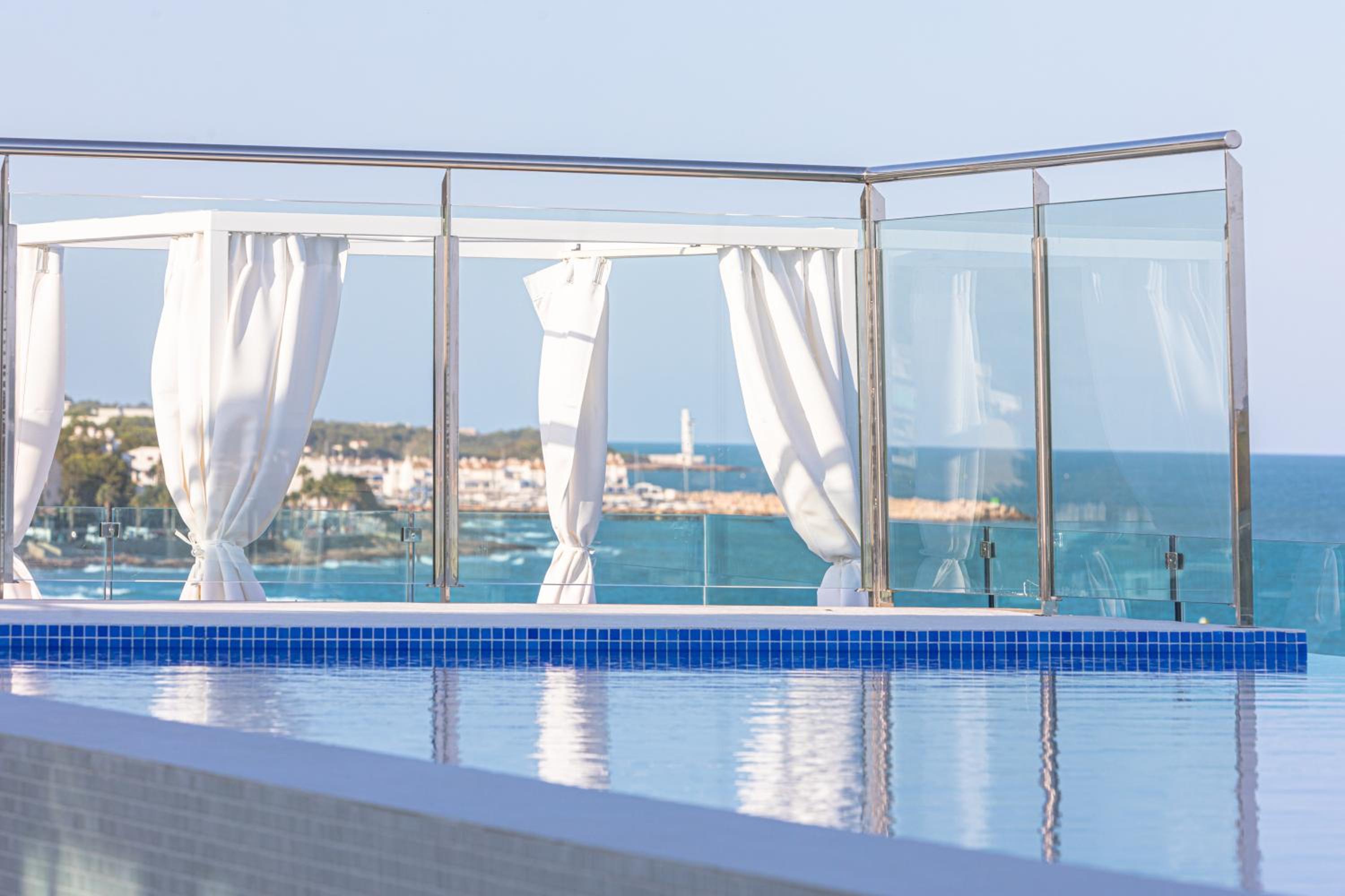 Apartamento con vista lateral al mar