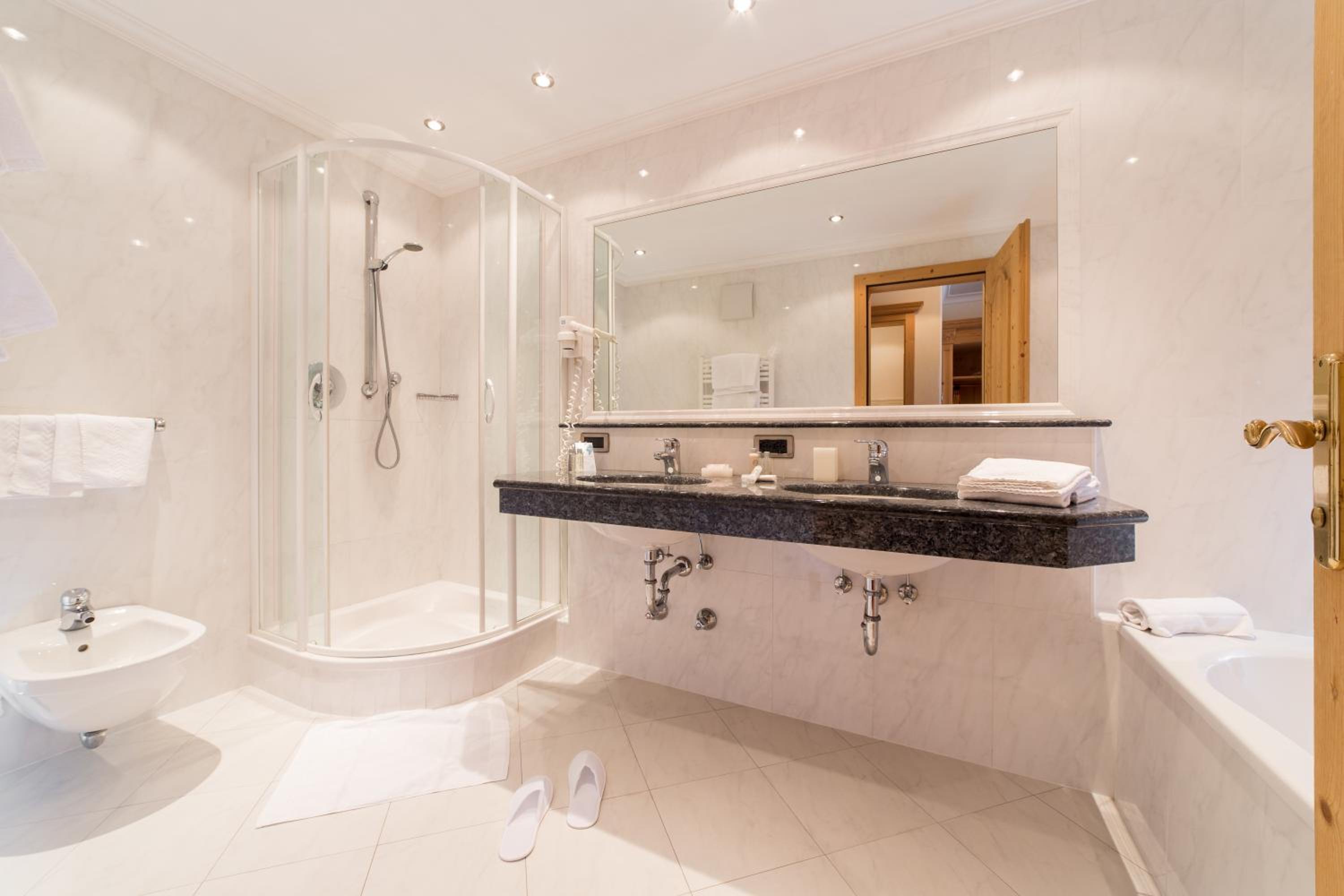 Superior Triple Room photo 2