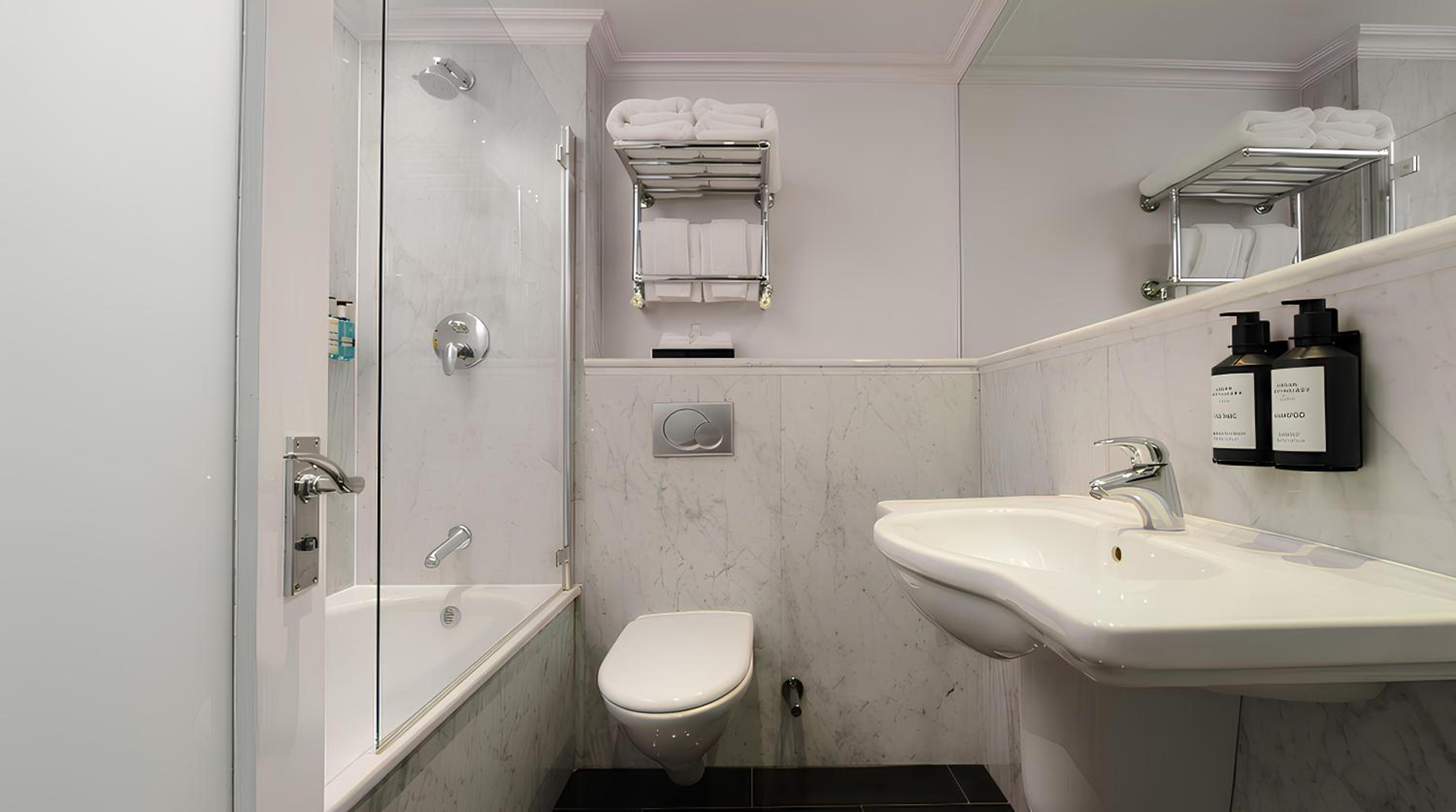 Superior Twin Room photo 3