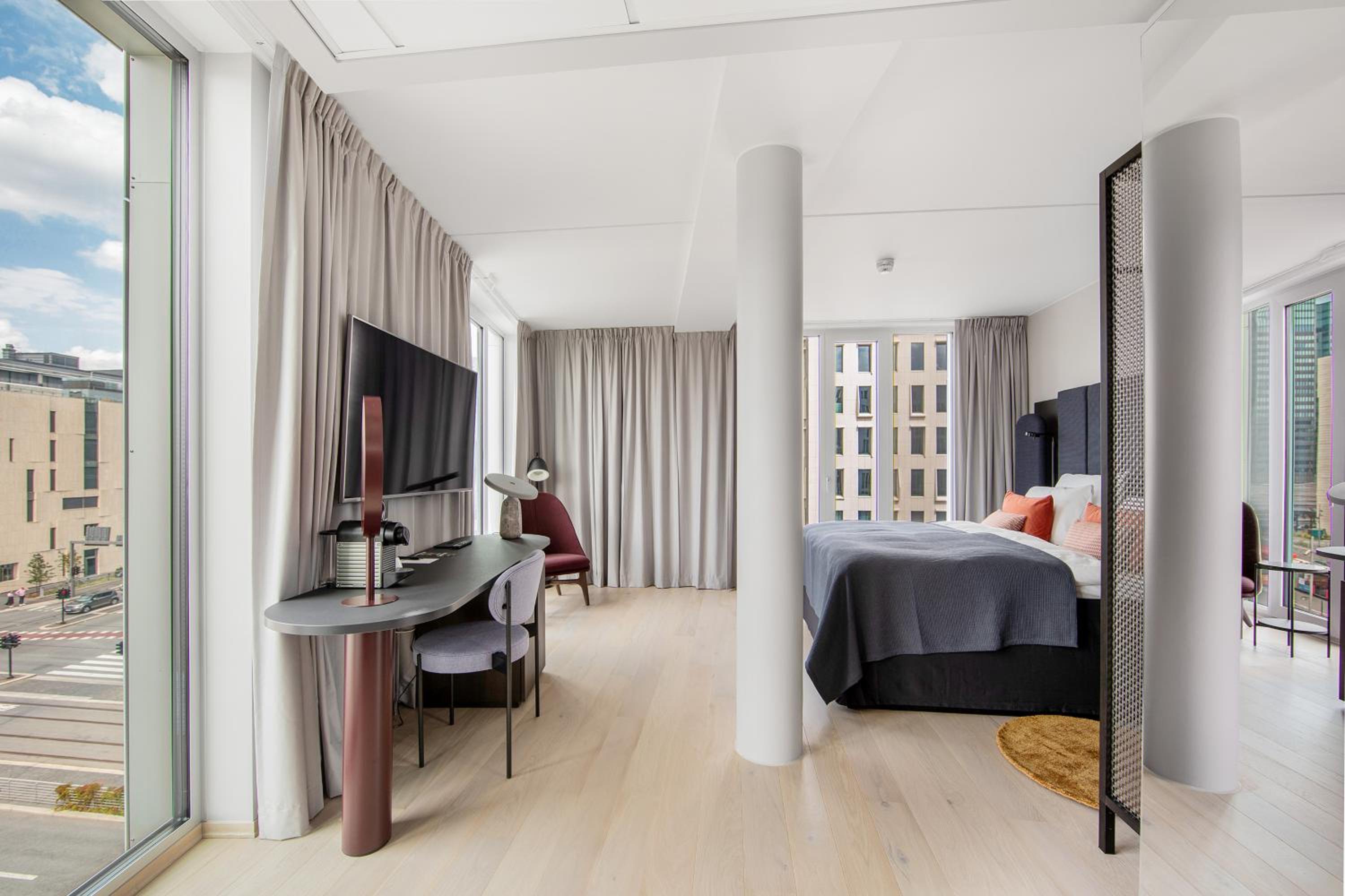 Deluxe Room - Photo 2