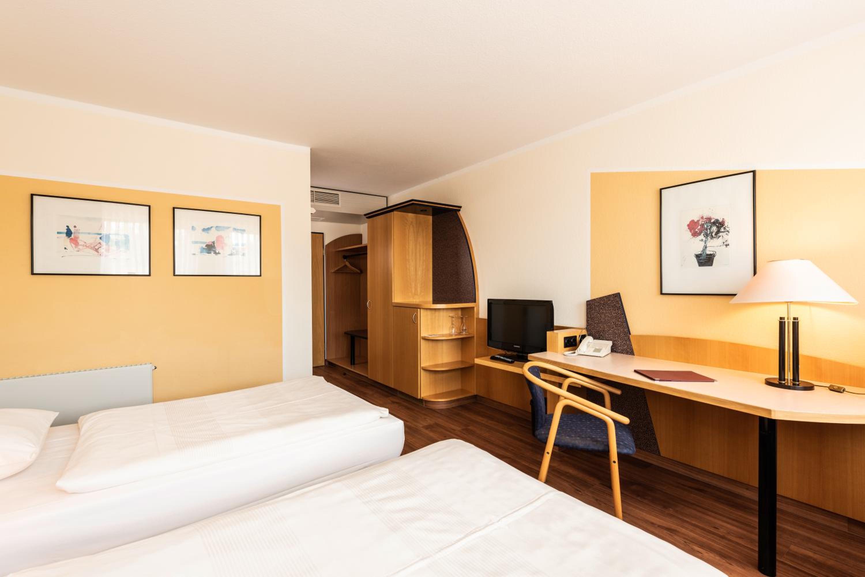 Twin Room - Photo 1