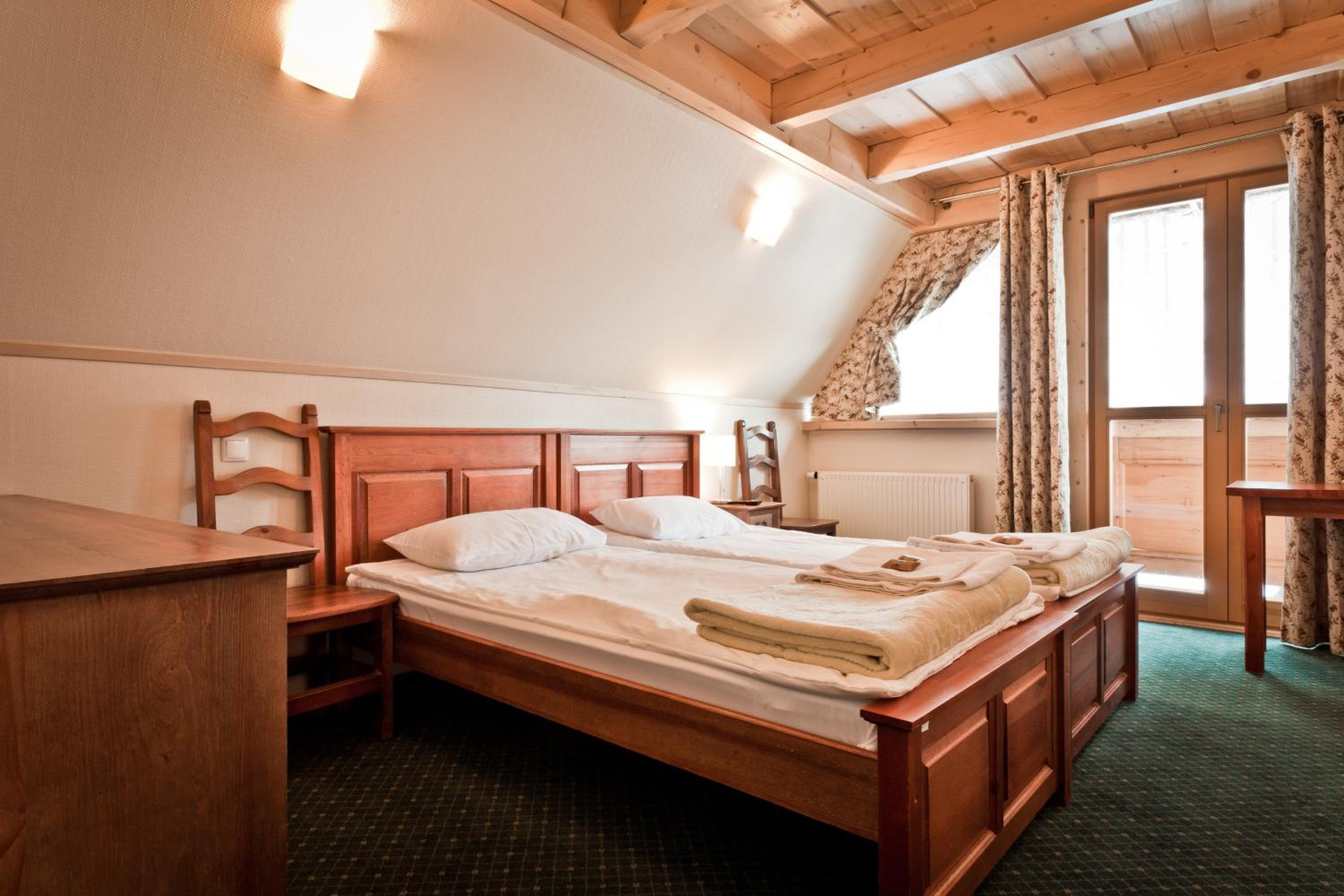 Twin Room - Photo 6