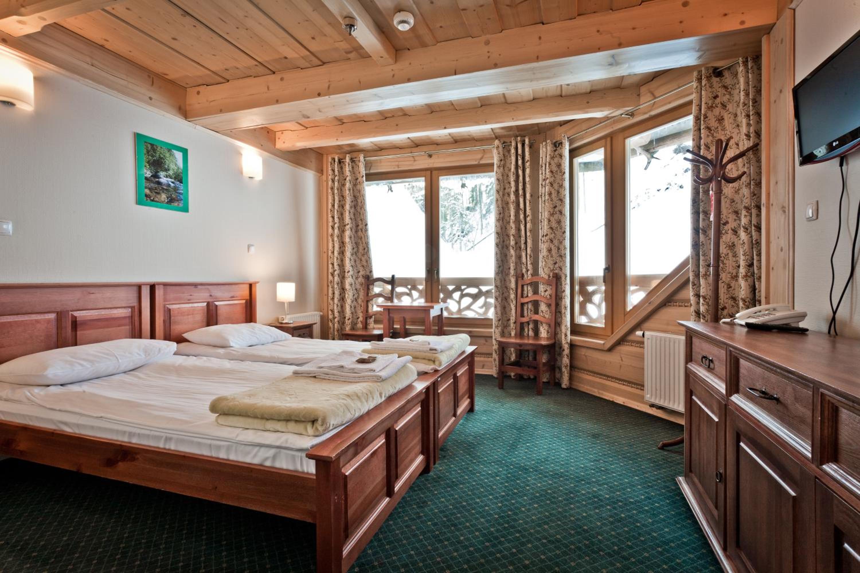 Twin Room - Photo 2