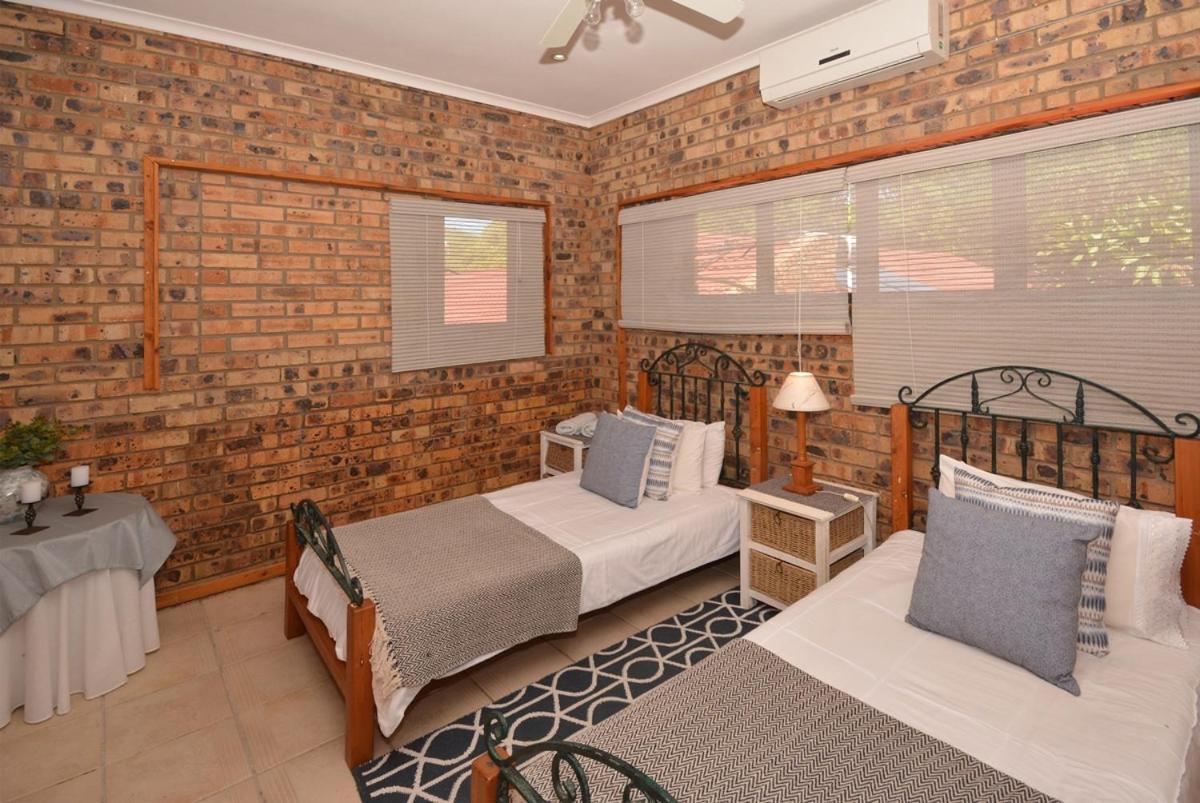 Family Room with Sea View - Photo 2
