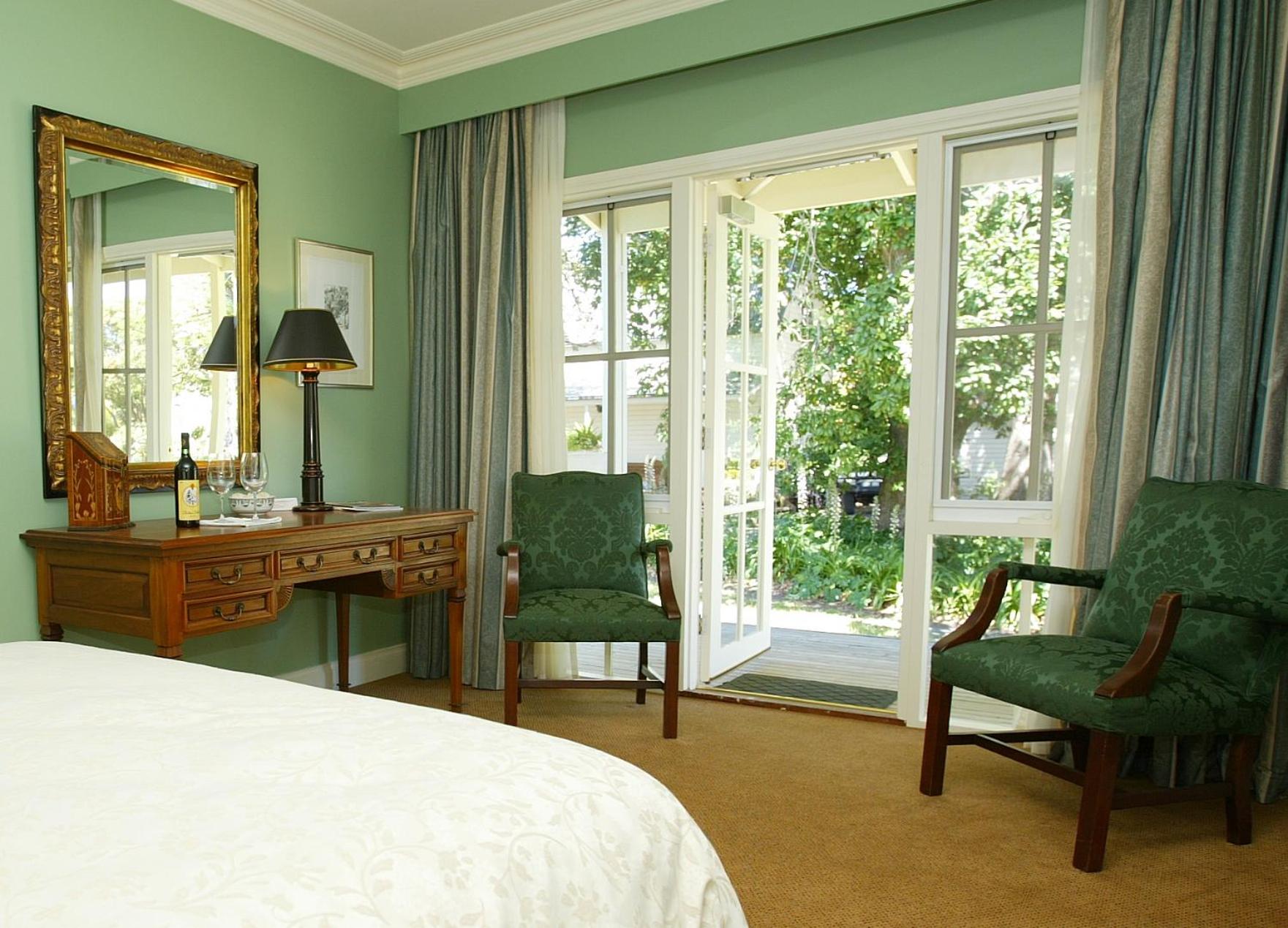 Deluxe Queen Room photo 2