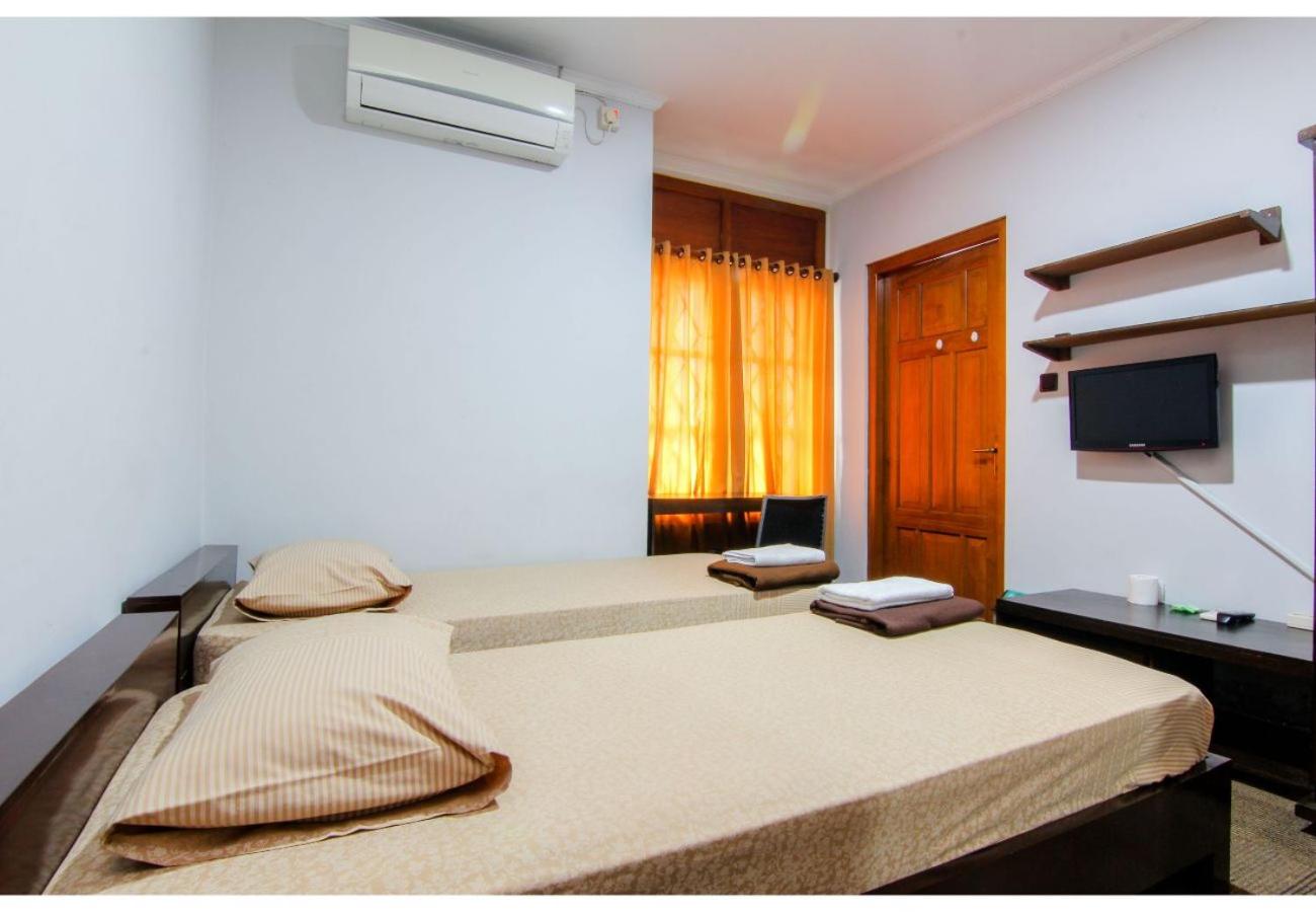 Standard Twin Room - Photo 1