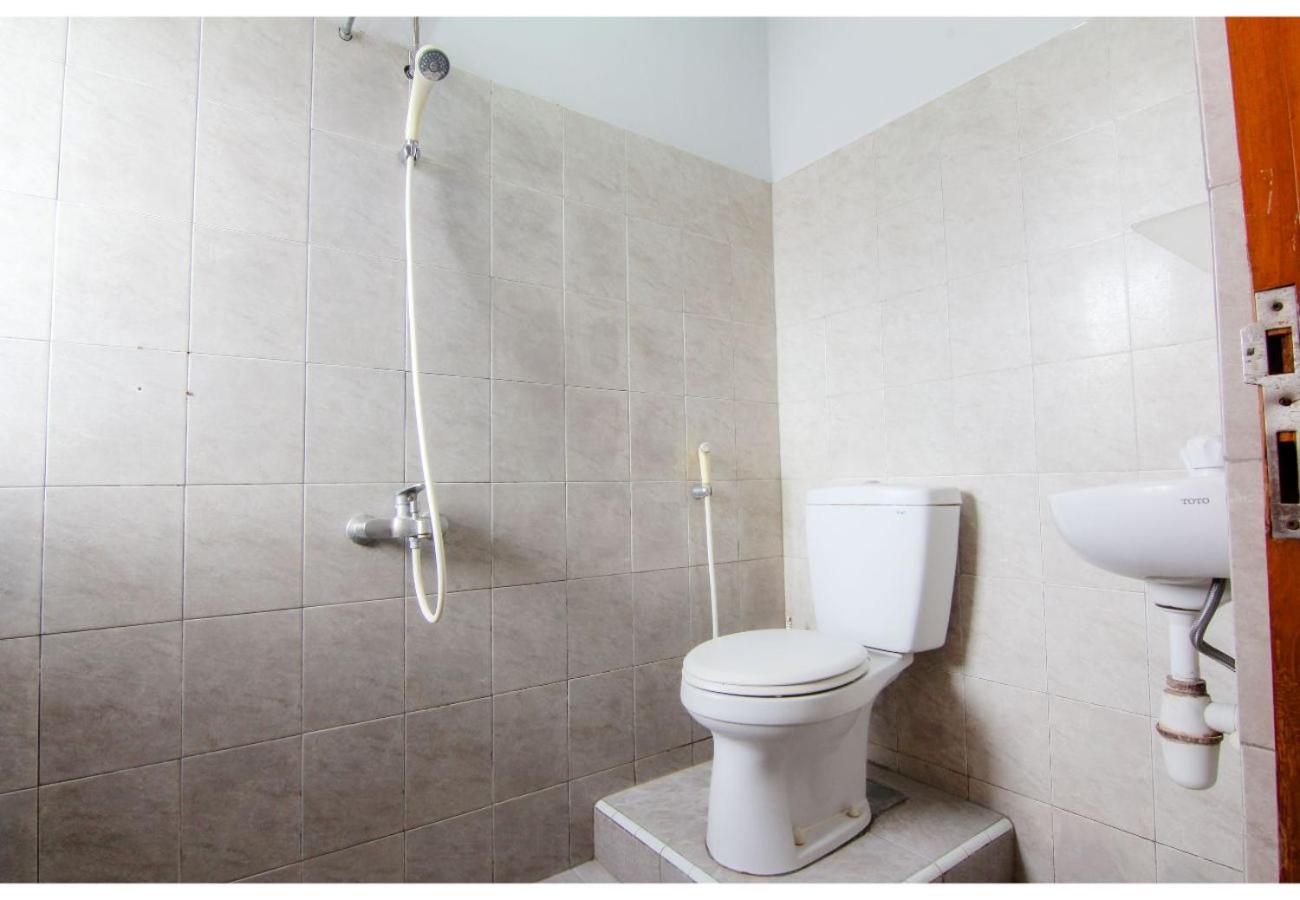 Standard Twin Room - Photo 16