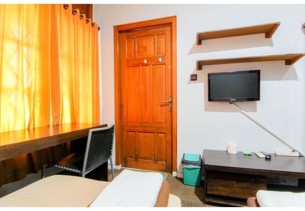 Standard Twin Room - Photo 15
