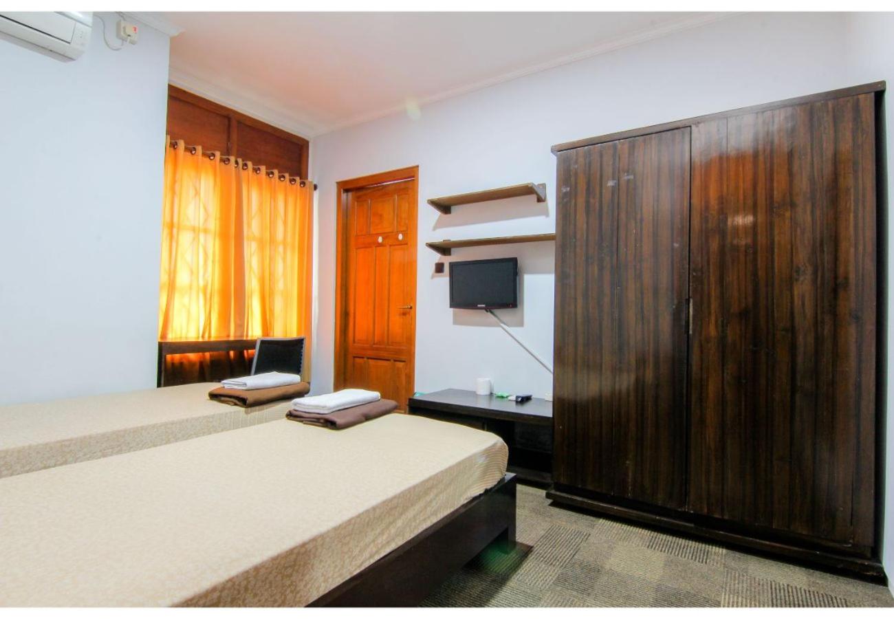 Standard Twin Room - Photo 6