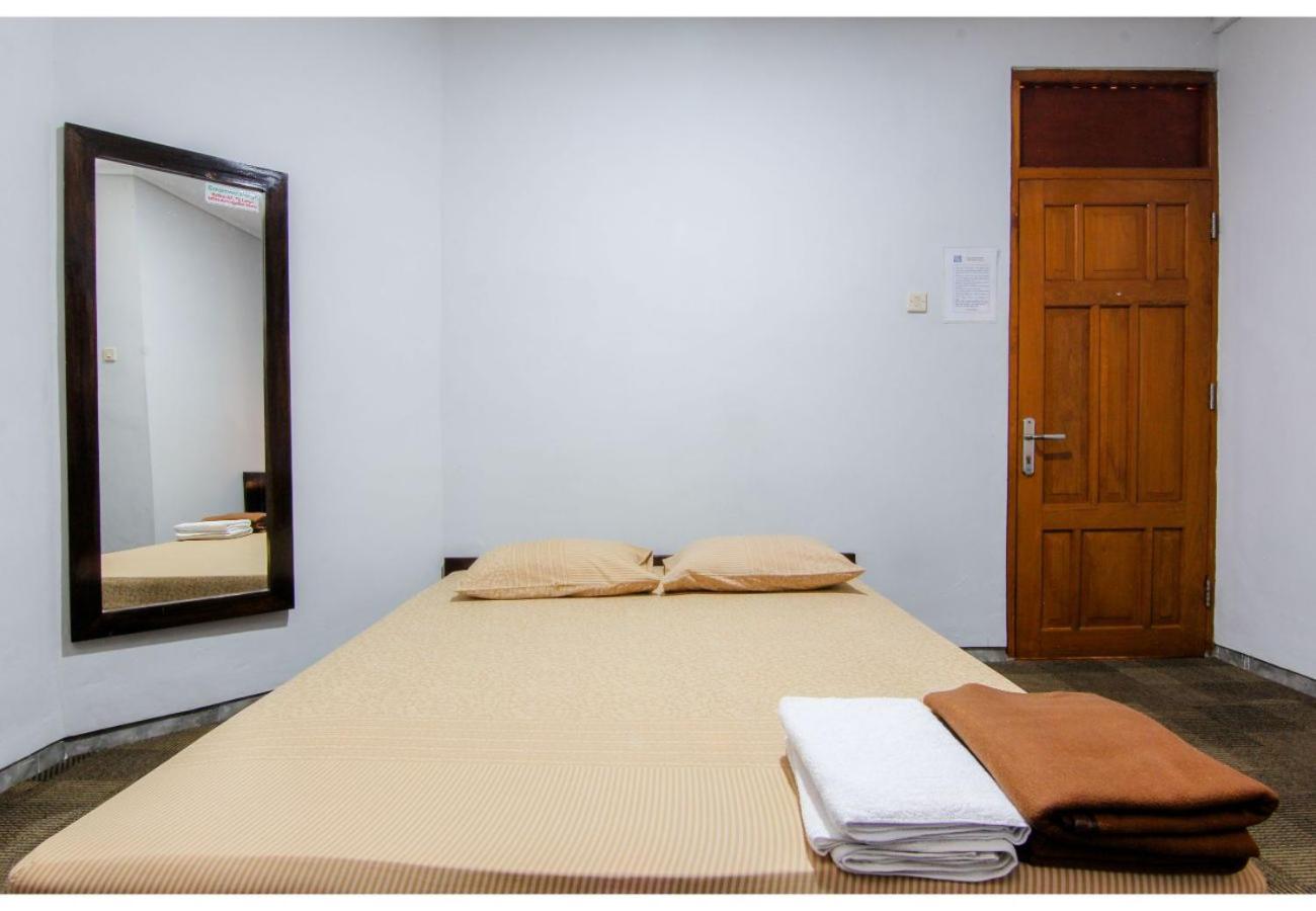 Standard Double Room - Photo 9