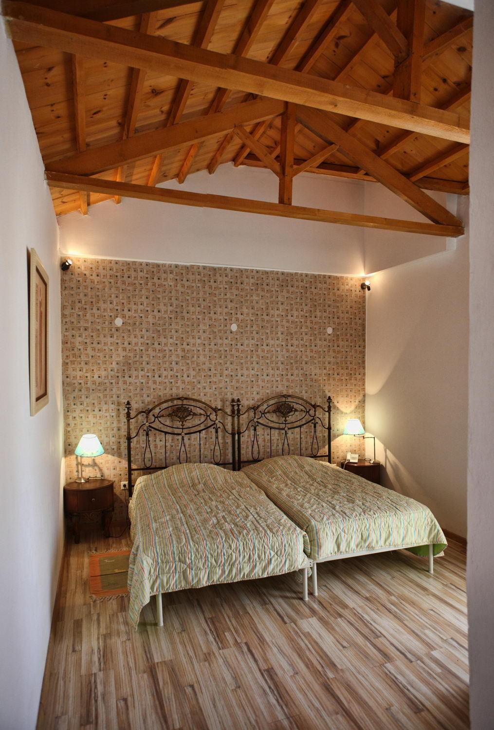 Deluxe Double Room - Photo 9