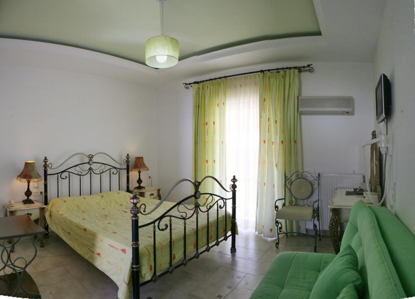 Deluxe Double Room - Photo 2