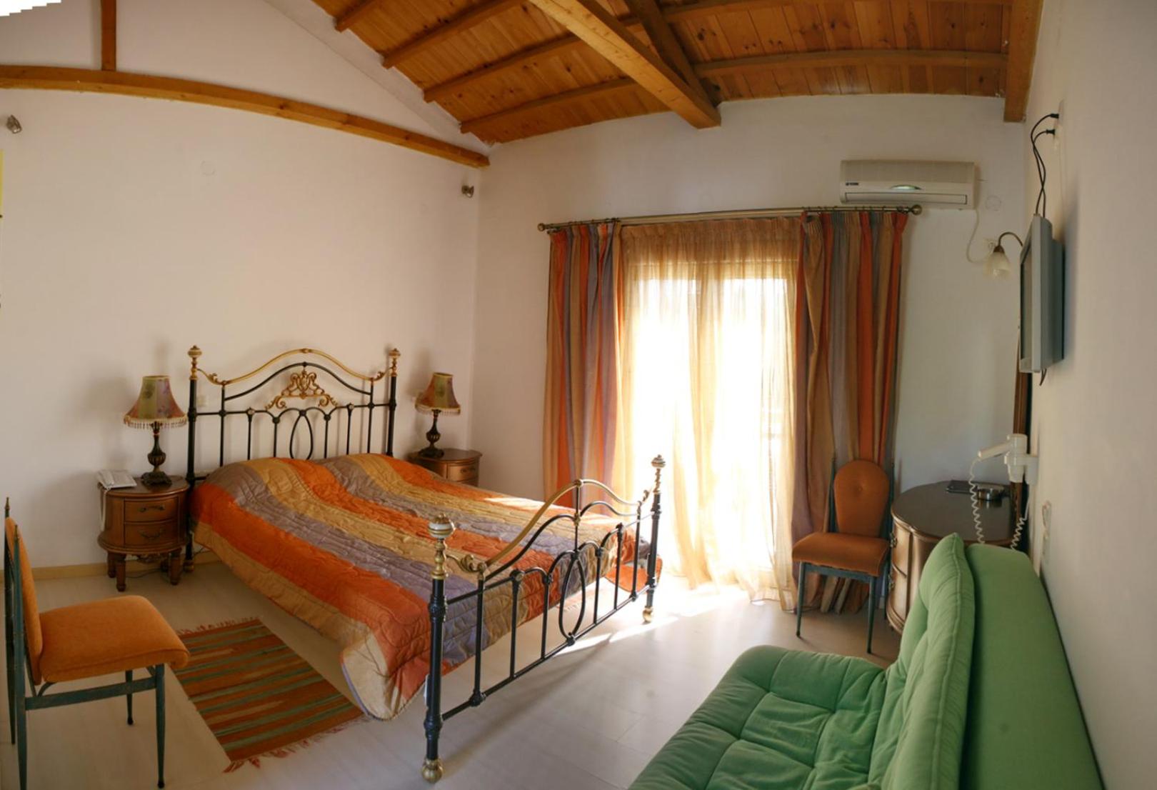 Deluxe Double Room - Photo 7