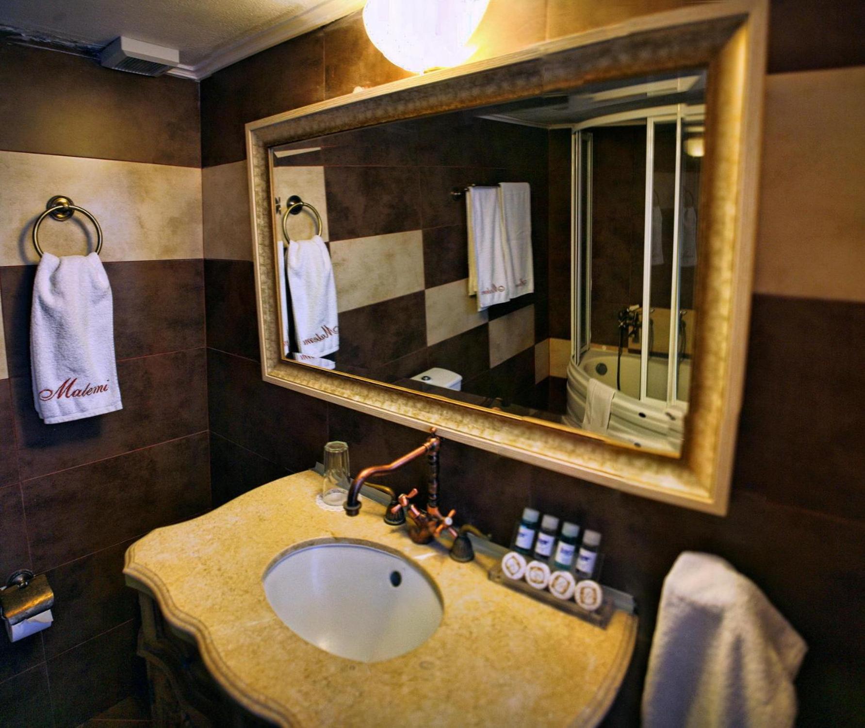 Two-Bedroom Apartment - Photo 3
