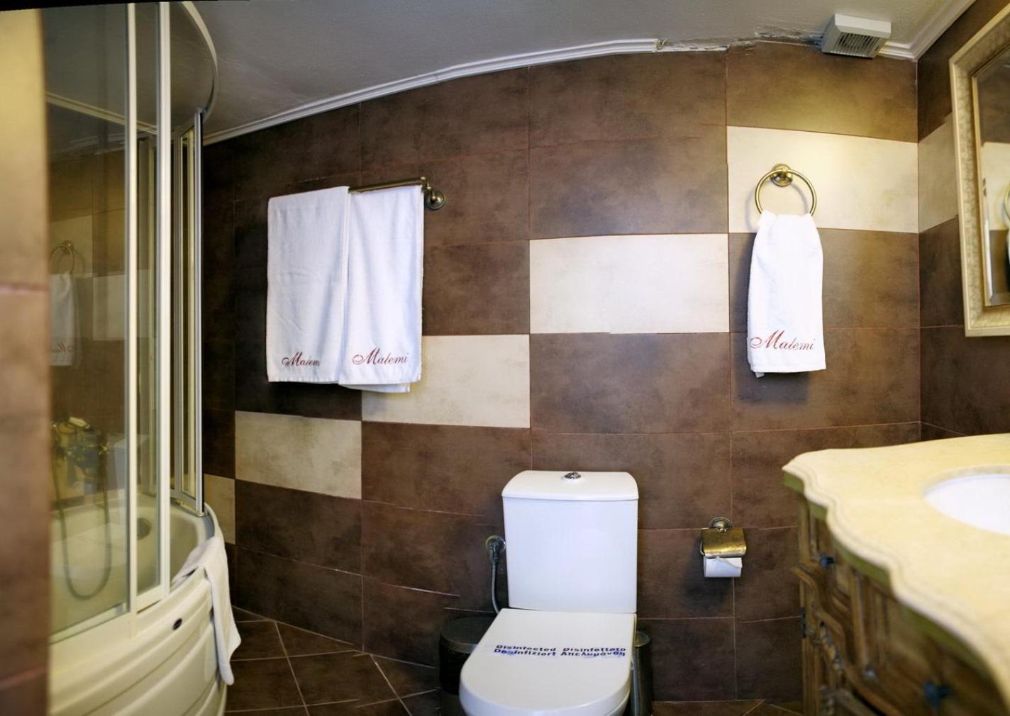 Two-Bedroom Apartment - Photo 2