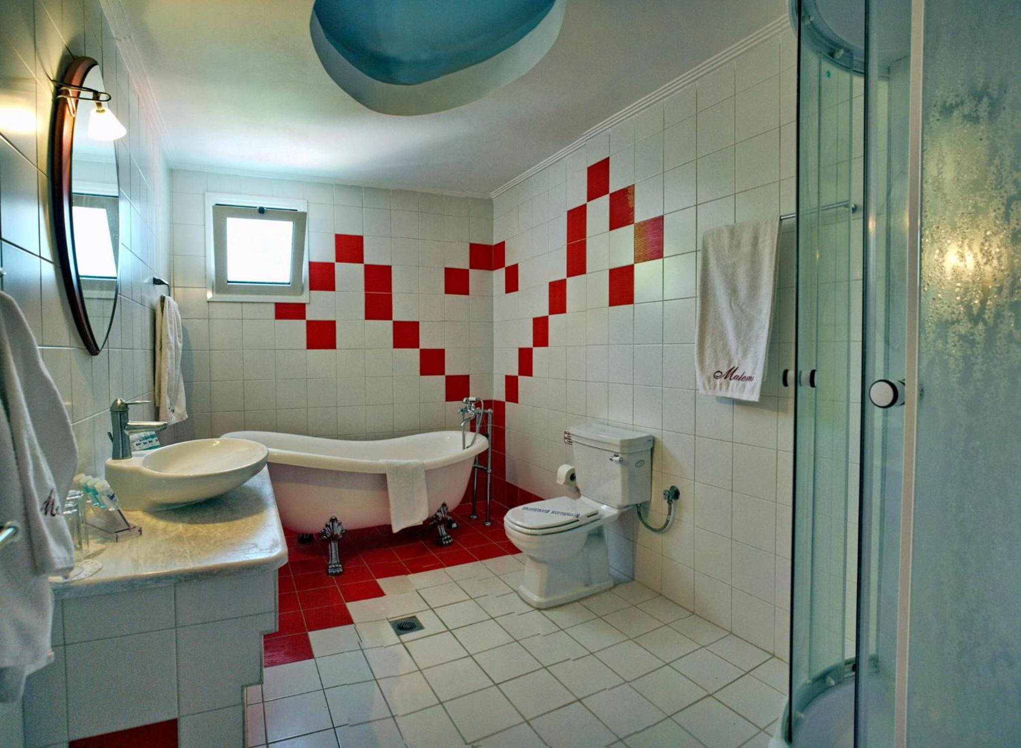 Suite - Photo 5