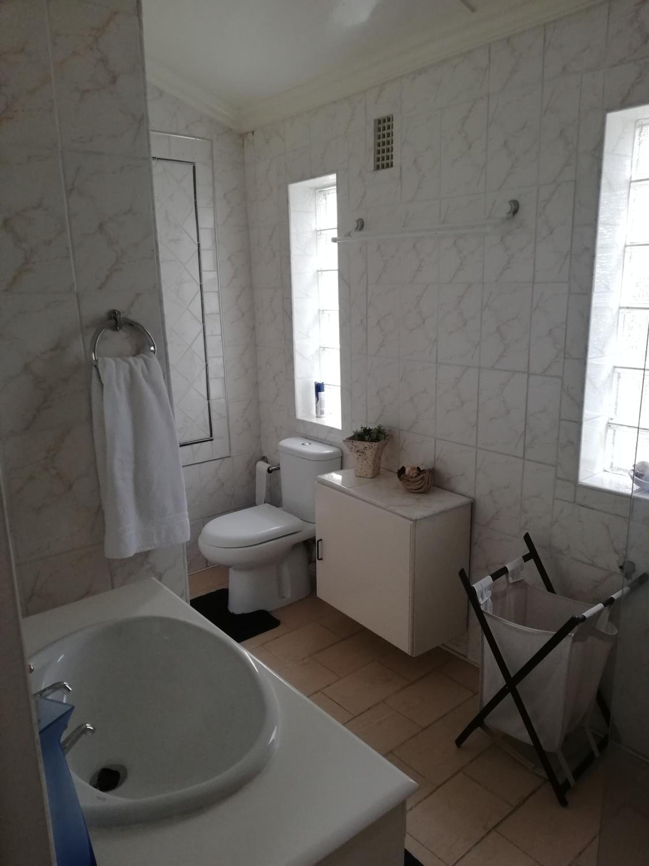 Comfort Queen Room photo 3