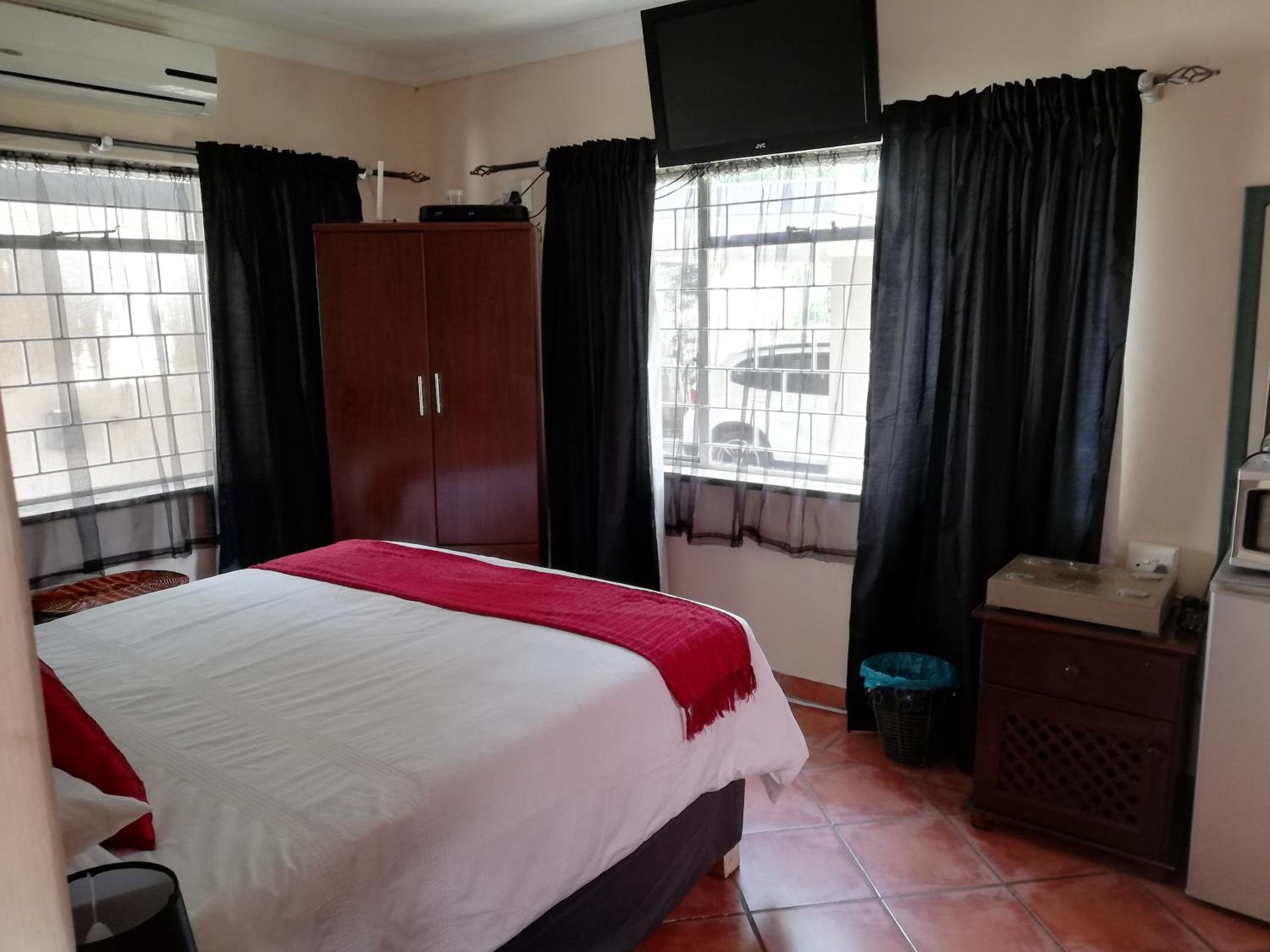 Executive Queen Room photo 2